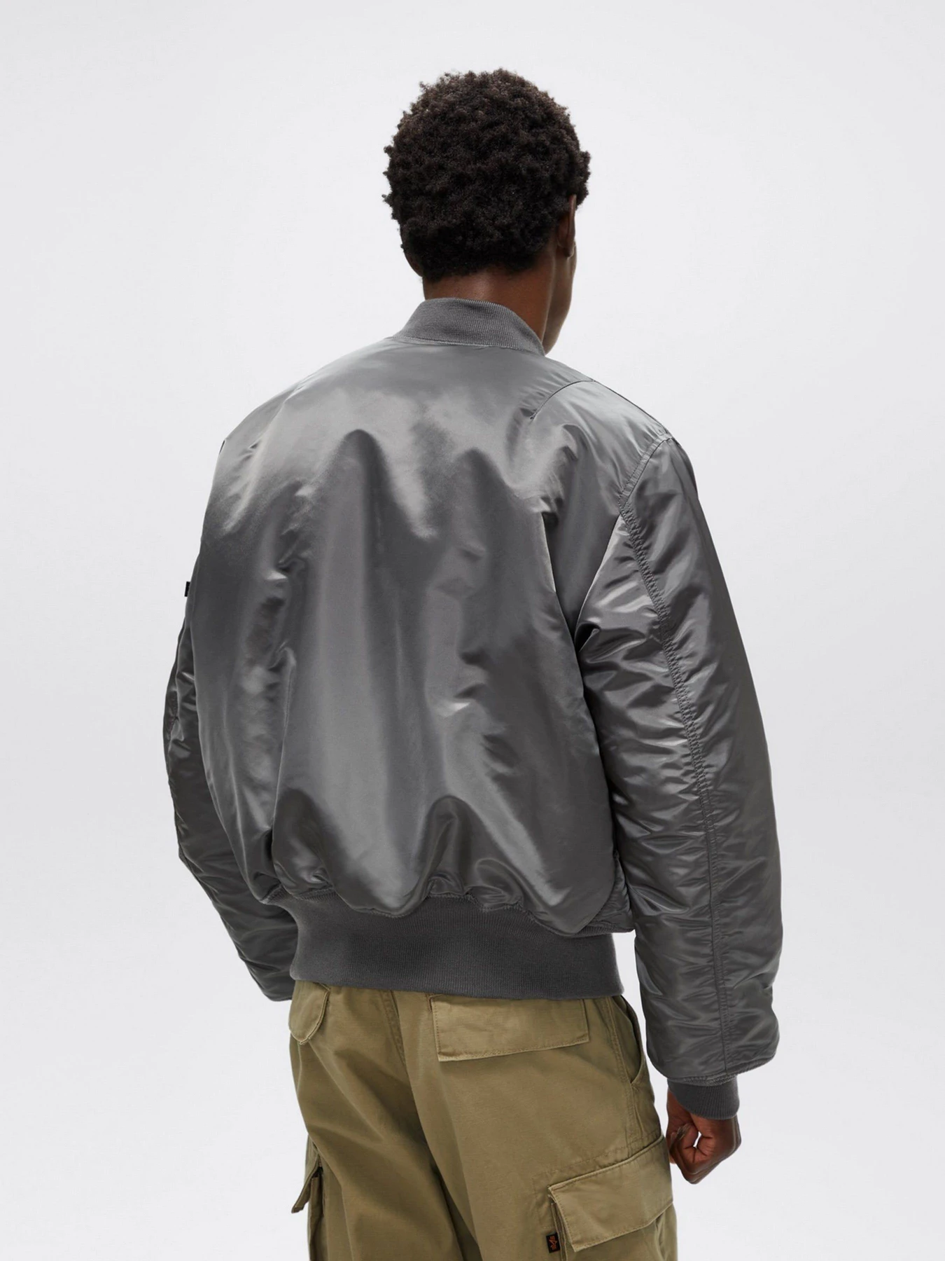 Куртки и дубленки Alpha Industries модель MJM21000C1_022 Куртки и дубленки Alpha Industries модель MJM21000C1_022 Фото