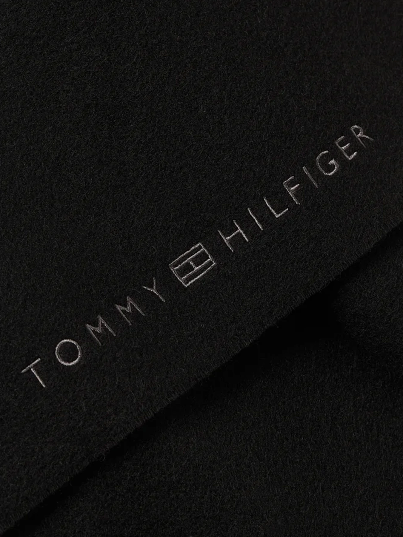 Шарфы и платки Tommy Hilfiger модель AM0AM12832-BDS Фото