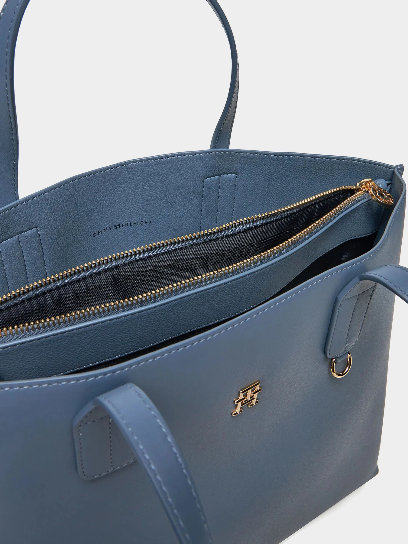 Сумки Tommy Hilfiger модель AW0AW16455-C0Z Фото