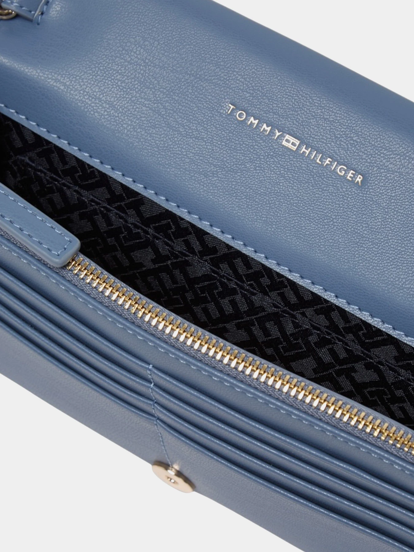 Сумки Tommy Hilfiger модель AW0AW16466-C0Z Сумки Tommy Hilfiger модель AW0AW16466-C0Z Фото