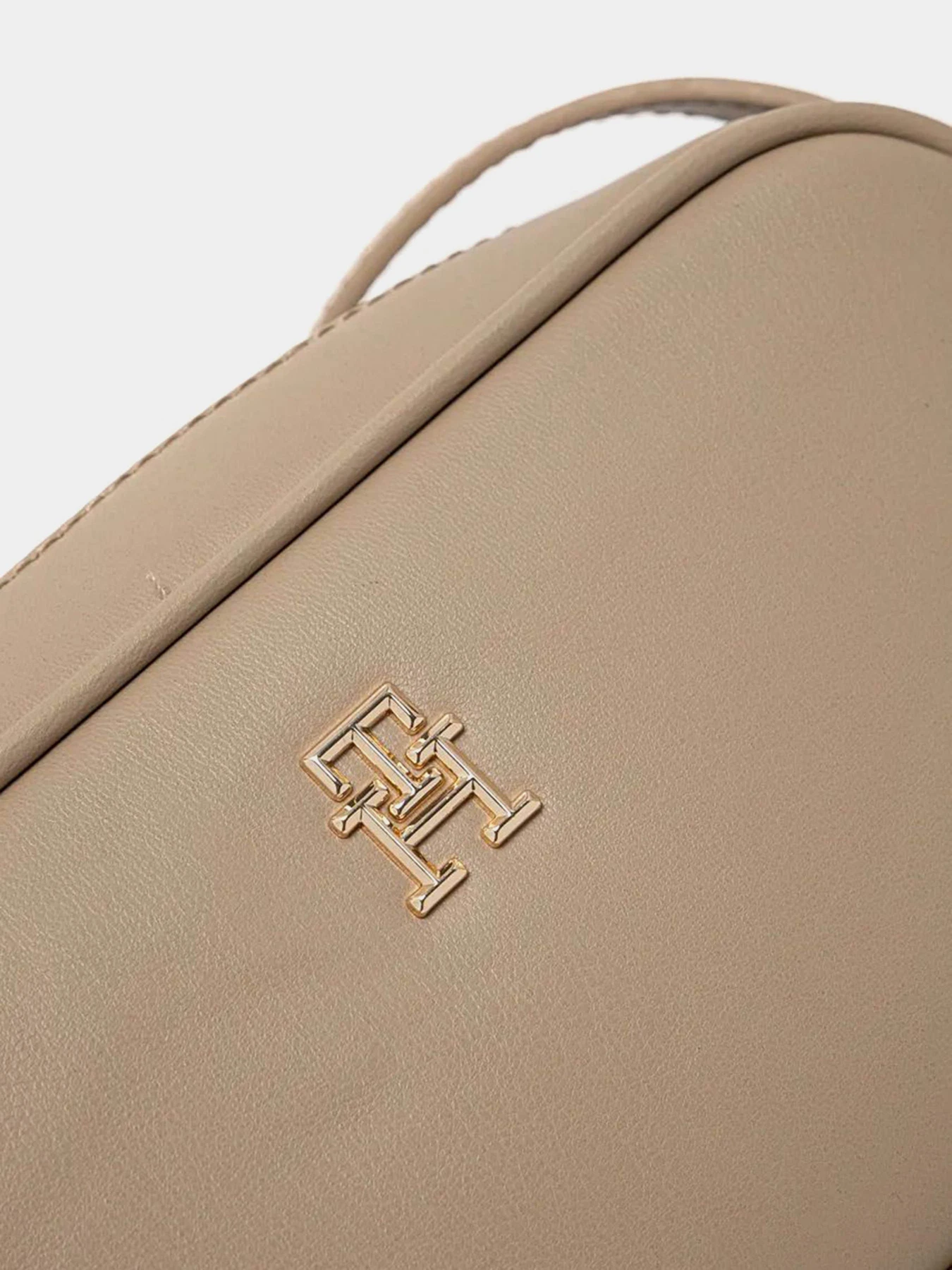 Сумки Tommy Hilfiger модель AW0AW16468-AEG Сумки Tommy Hilfiger модель AW0AW16468-AEG Фото