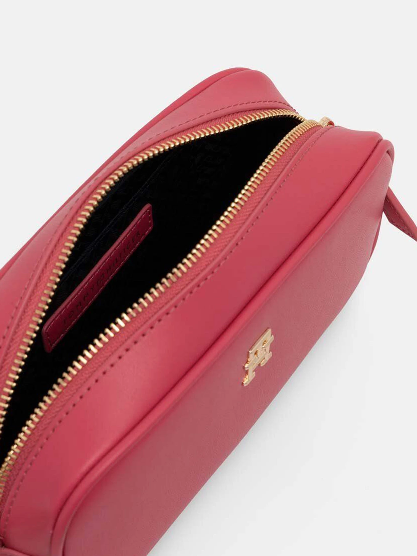 Сумки Tommy Hilfiger модель AW0AW16468-XI0 Сумки Tommy Hilfiger модель AW0AW16468-XI0 Фото