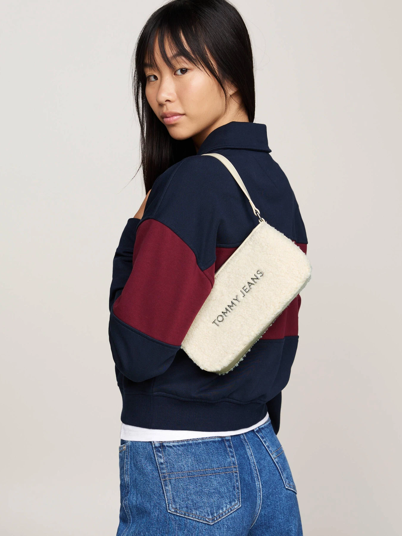 Сумки Tommy Hilfiger модель AW0AW16494-ACG Фото