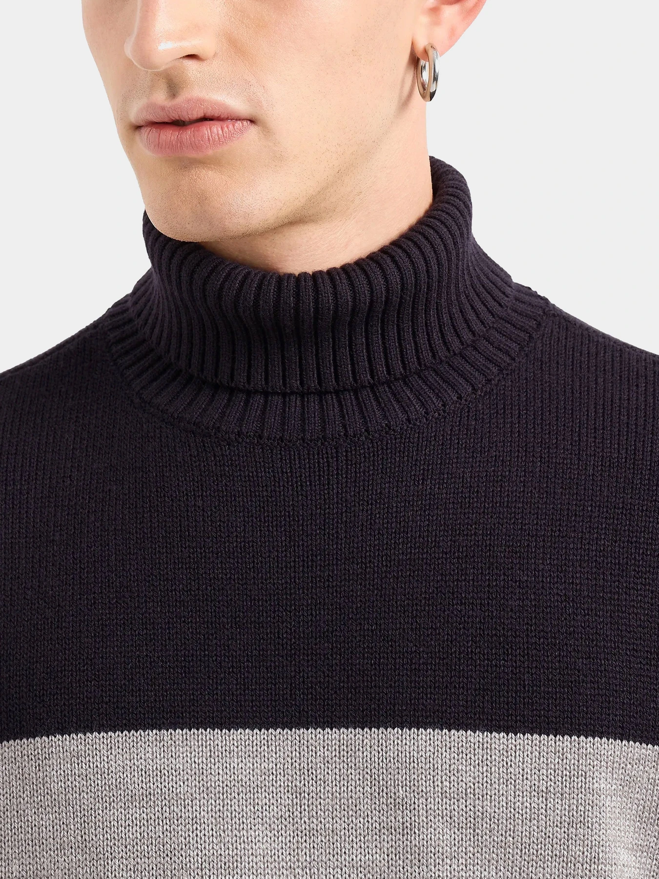Худи и свитшоты Armani Exchange модель 6DZM2E-ZM1LZ-25FV Худи и свитшоты Armani Exchange модель 6DZM2E-ZM1LZ-25FV Фото