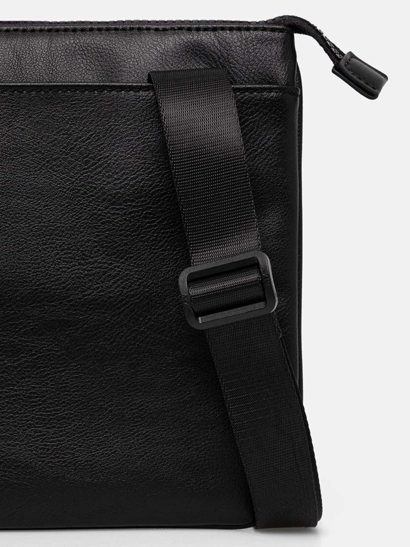 Сумки Armani Exchange модель 952716-4F869-00020 Фото