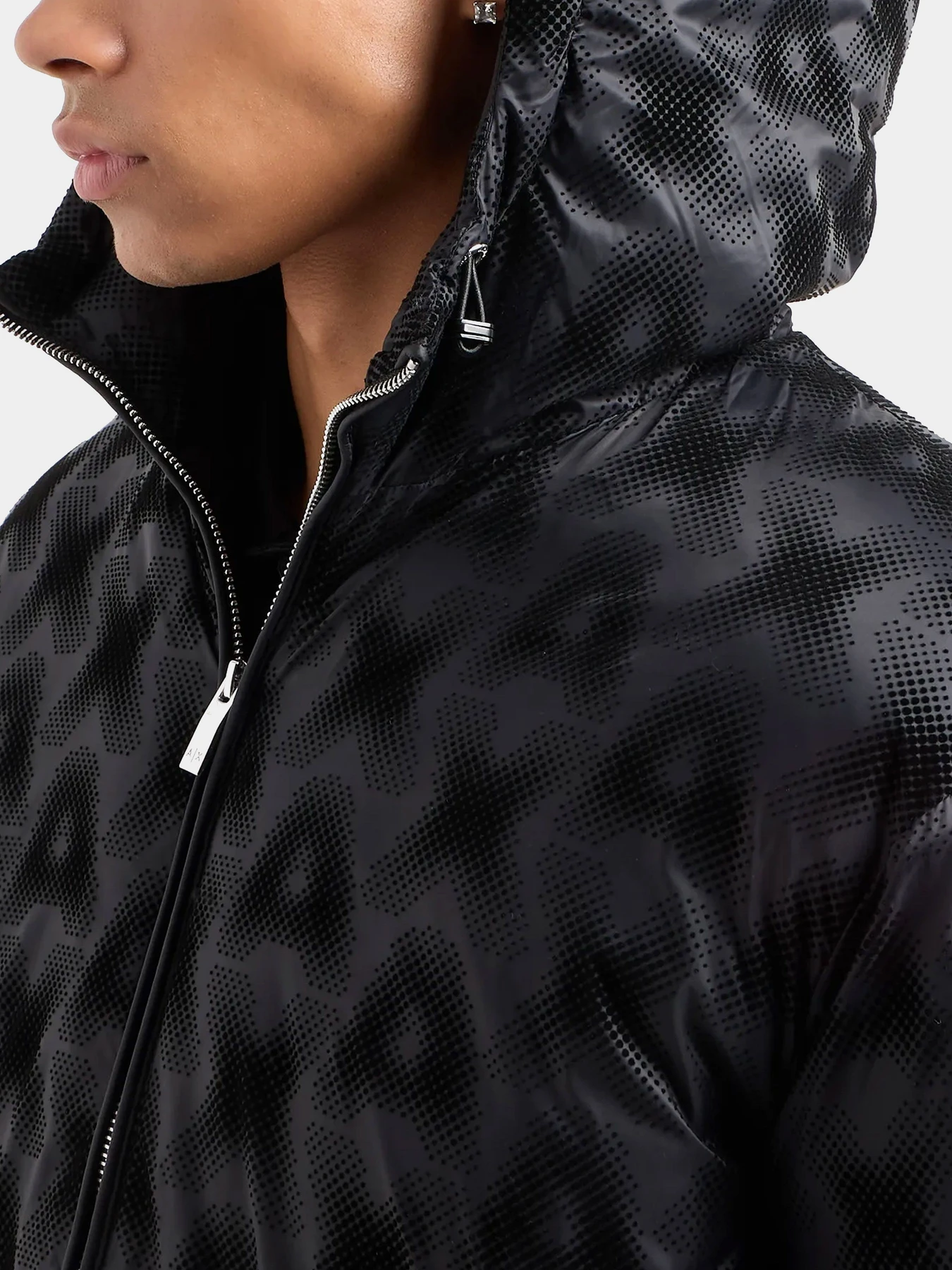 Куртки и дубленки Armani Exchange модель XM000012-AF10193-FC009 Куртки и дубленки Armani Exchange модель XM000012-AF10193-FC009 Фото