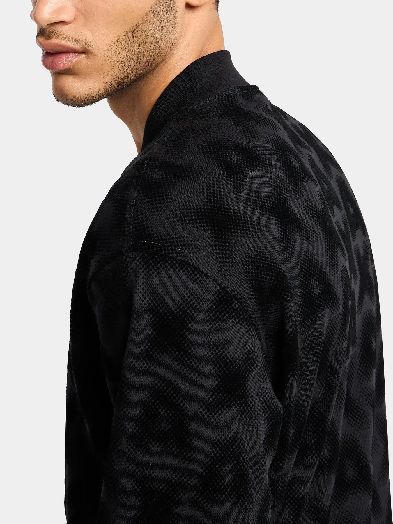 Худи и свитшоты Armani Exchange модель XM000077-AF10365-FC009 Худи и свитшоты Armani Exchange модель XM000077-AF10365-FC009 Фото
