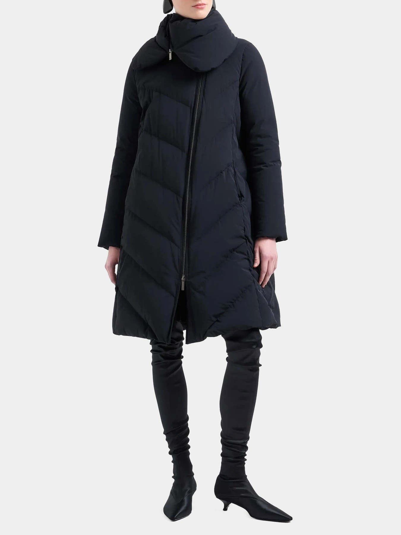 Куртки и дубленки Emporio Armani модель 6D2L67-2NGFZ-0999 Куртки и дубленки Emporio Armani модель 6D2L67-2NGFZ-0999 Фото