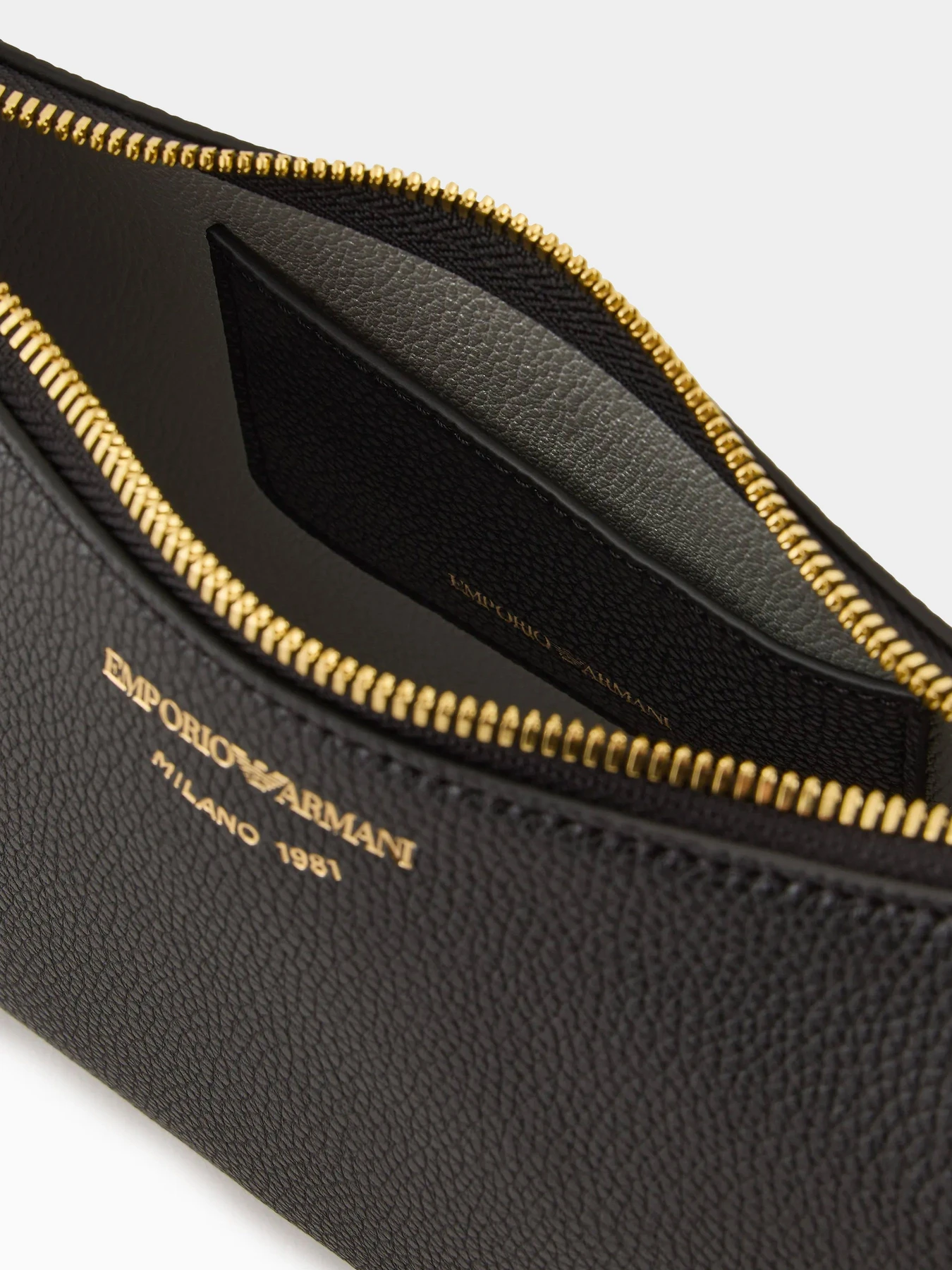 Сумки Emporio Armani модель EW000539-AF12103-MC032 Сумки Emporio Armani модель EW000539-AF12103-MC032 Фото