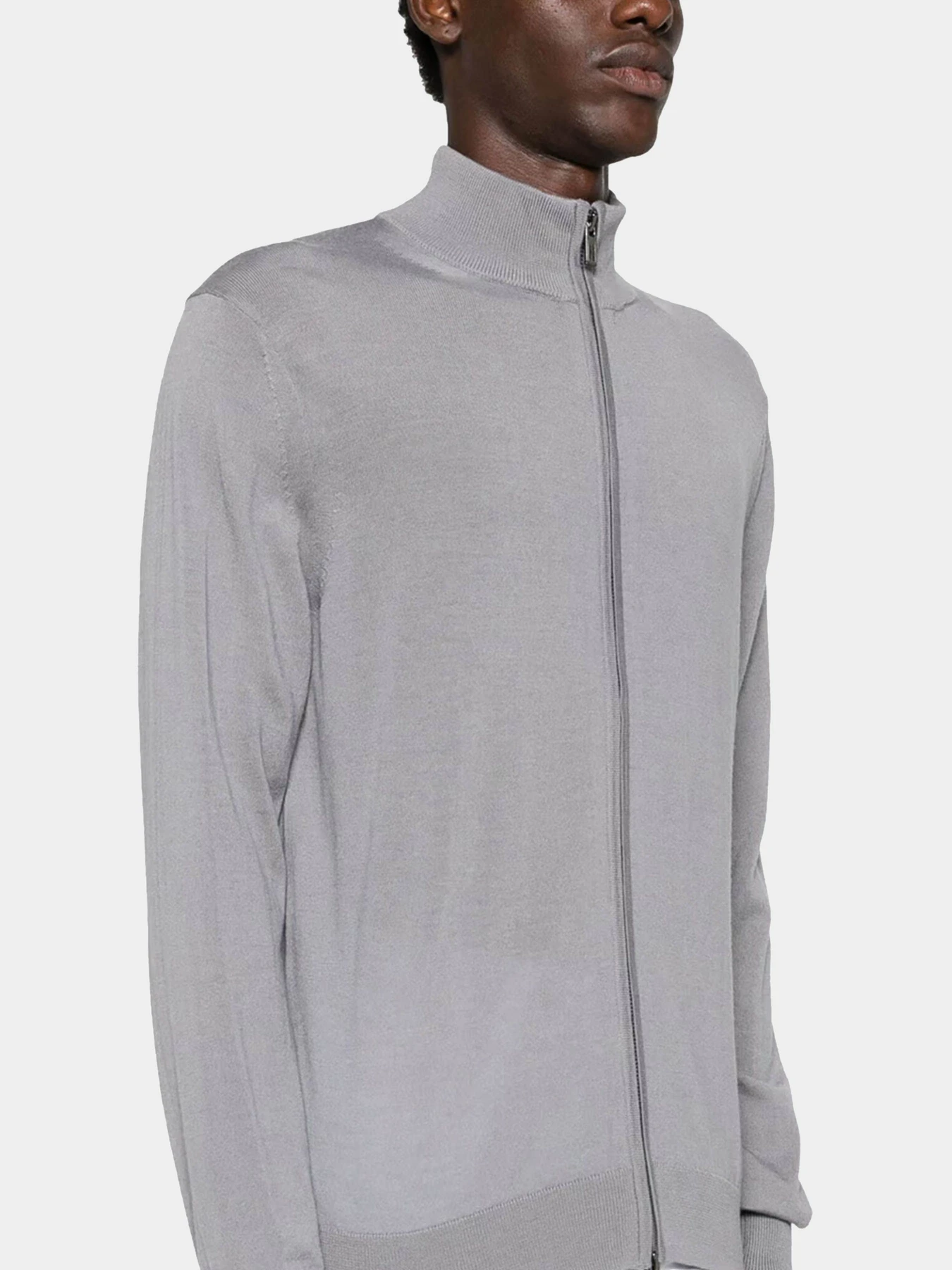 Худи и свитшоты Emporio Armani модель 8N1MUZ-1MJXZ-06K3 Худи и свитшоты Emporio Armani модель 8N1MUZ-1MJXZ-06K3 Фото
