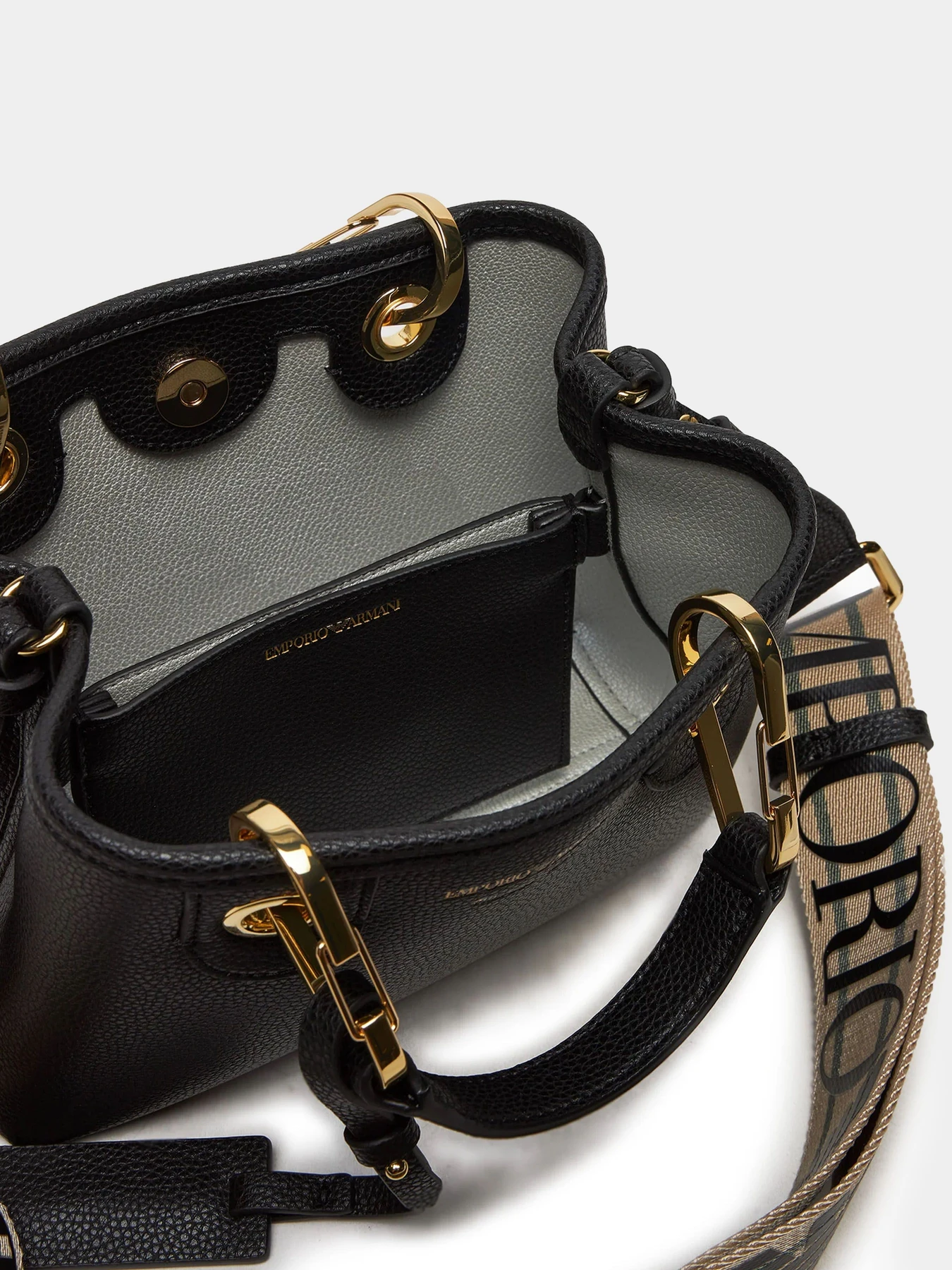 Сумки Emporio Armani модель EW000382-AF12103-MC032 Сумки Emporio Armani модель EW000382-AF12103-MC032 Фото