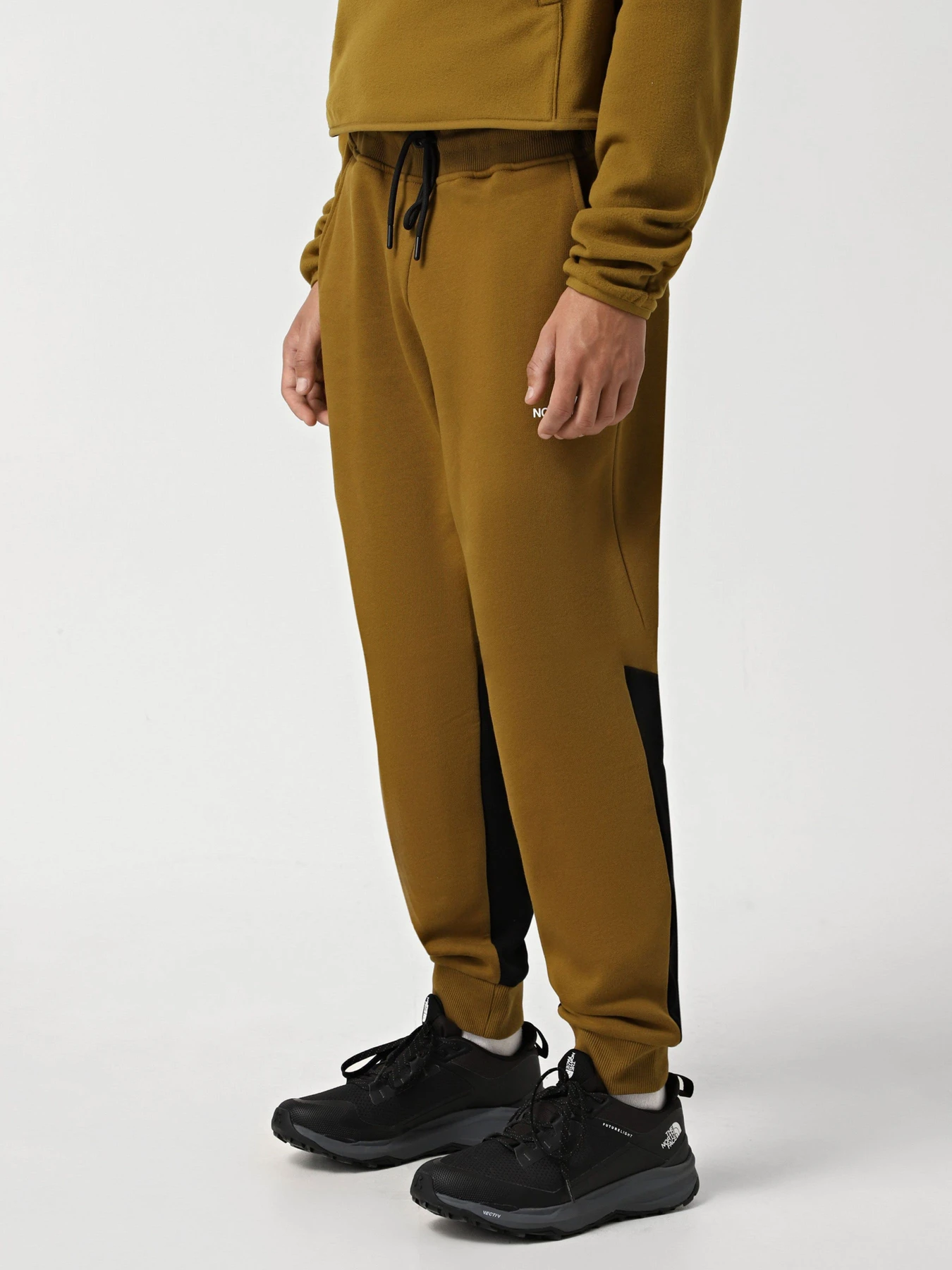 Брюки The North Face модель NF0A87DQ5HO1 Брюки The North Face модель NF0A87DQ5HO1 Фото
