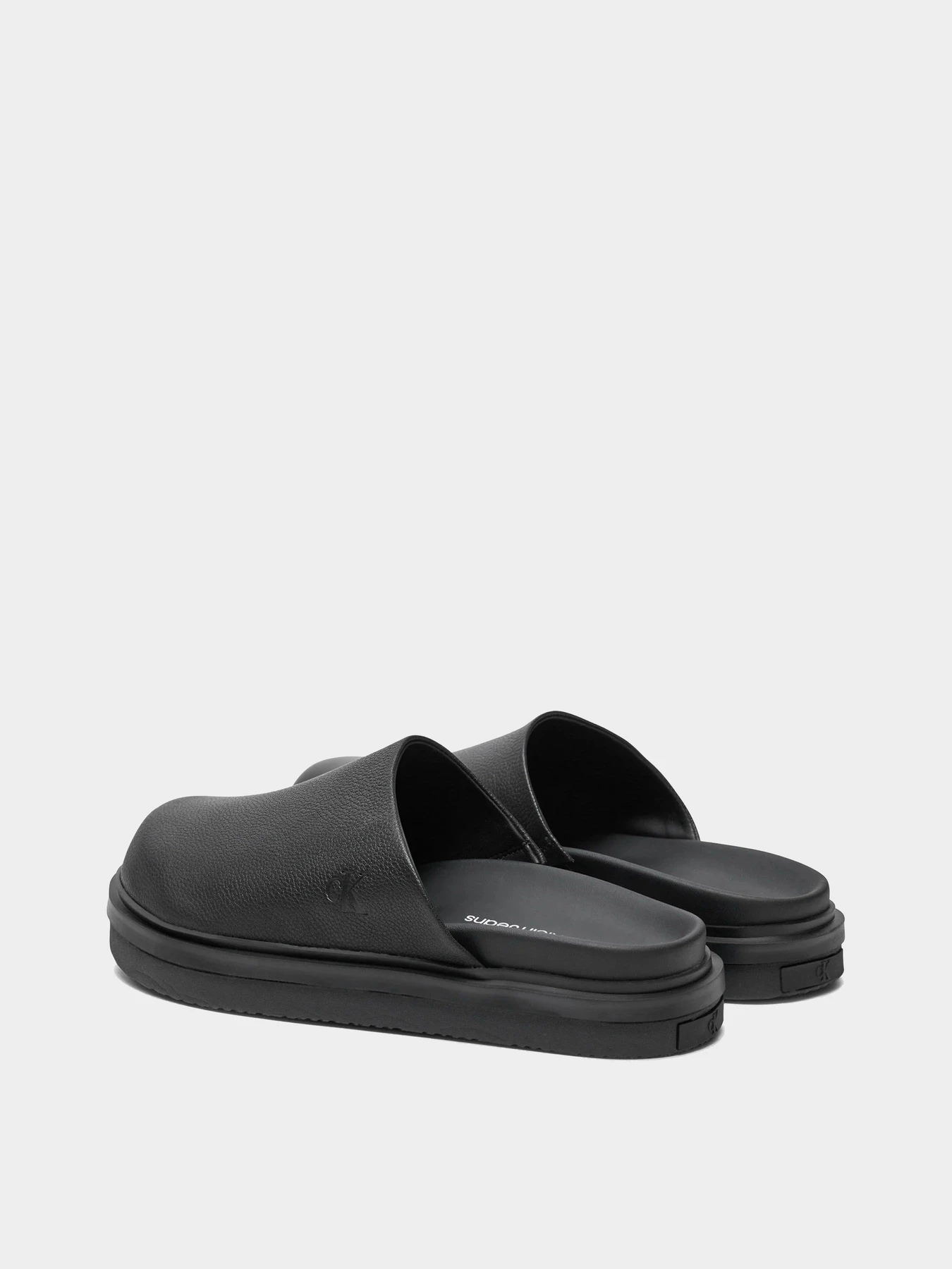 Тапки Calvin Klein модель YW0YW01686-0GJ Тапки Calvin Klein модель YW0YW01686-0GJ Фото