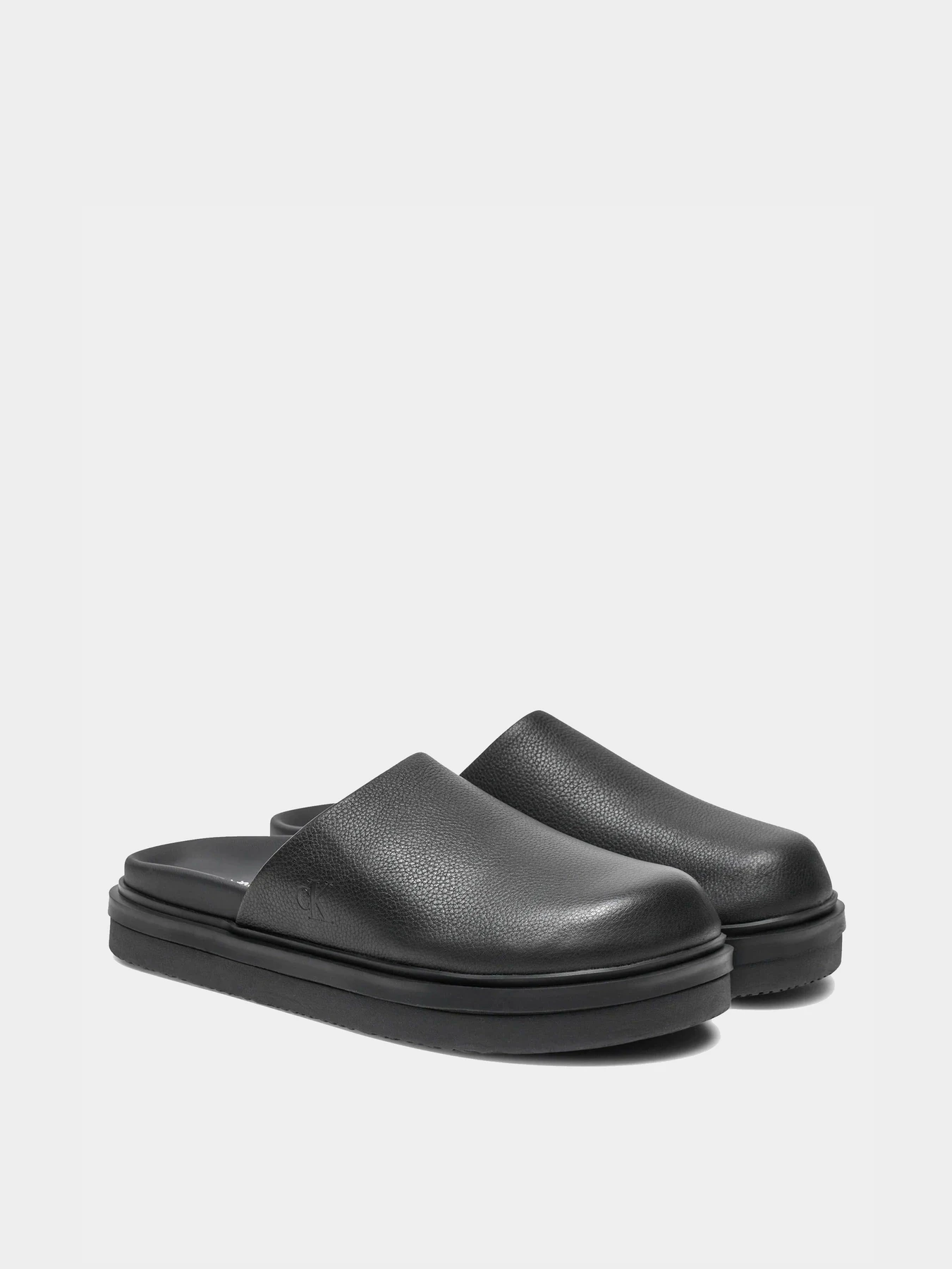 Тапки Calvin Klein модель YW0YW01686-0GJ Тапки Calvin Klein модель YW0YW01686-0GJ Фото