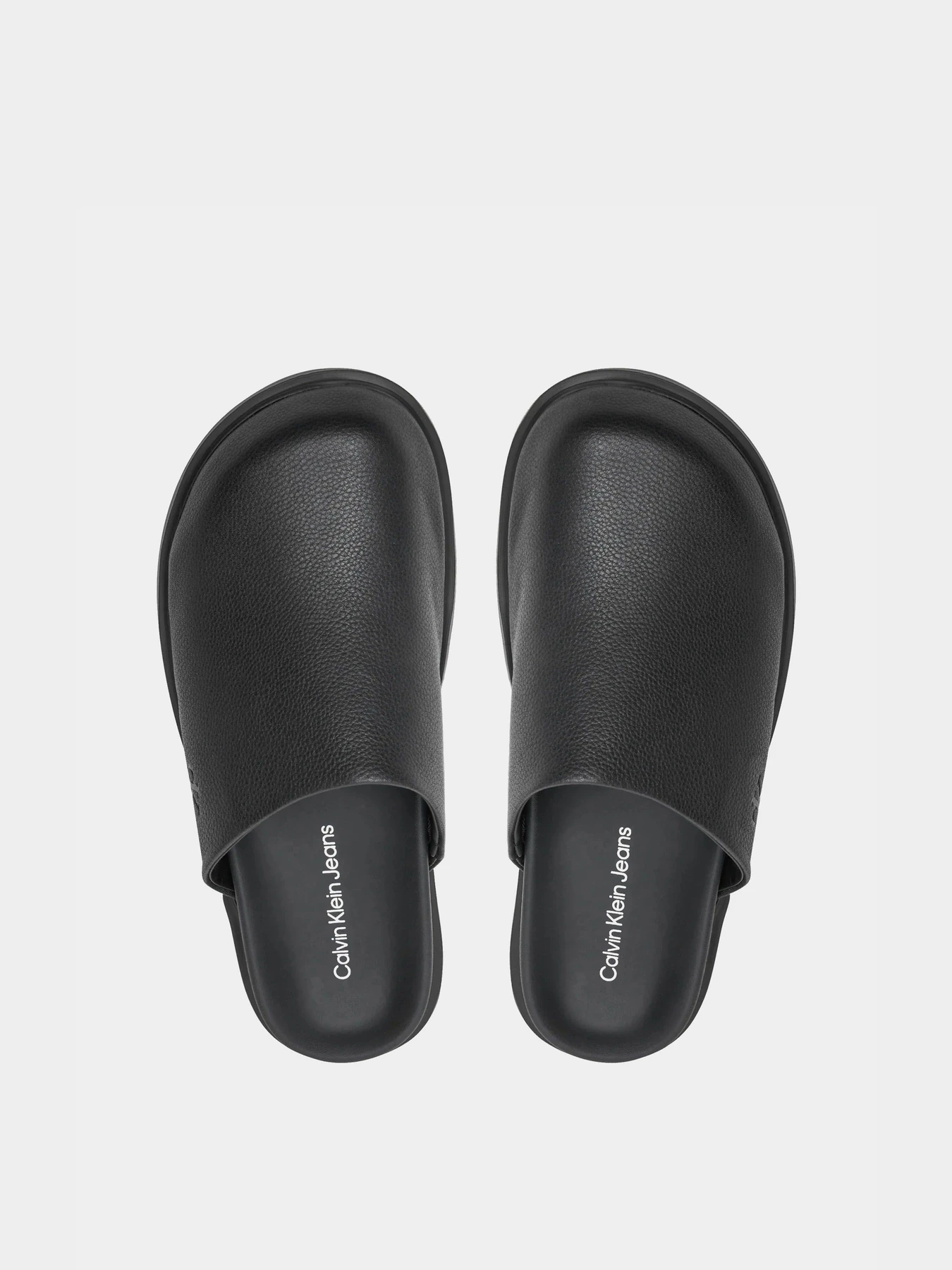 Тапки Calvin Klein модель YW0YW01686-0GJ Тапки Calvin Klein модель YW0YW01686-0GJ Фото