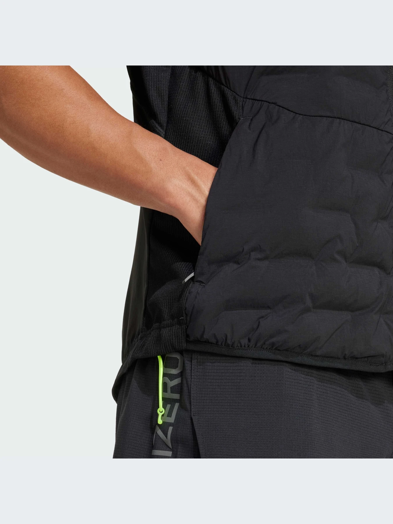 Куртки и дубленки Adidas модель IM8552-KZ Куртки и дубленки Adidas модель IM8552-KZ Фото