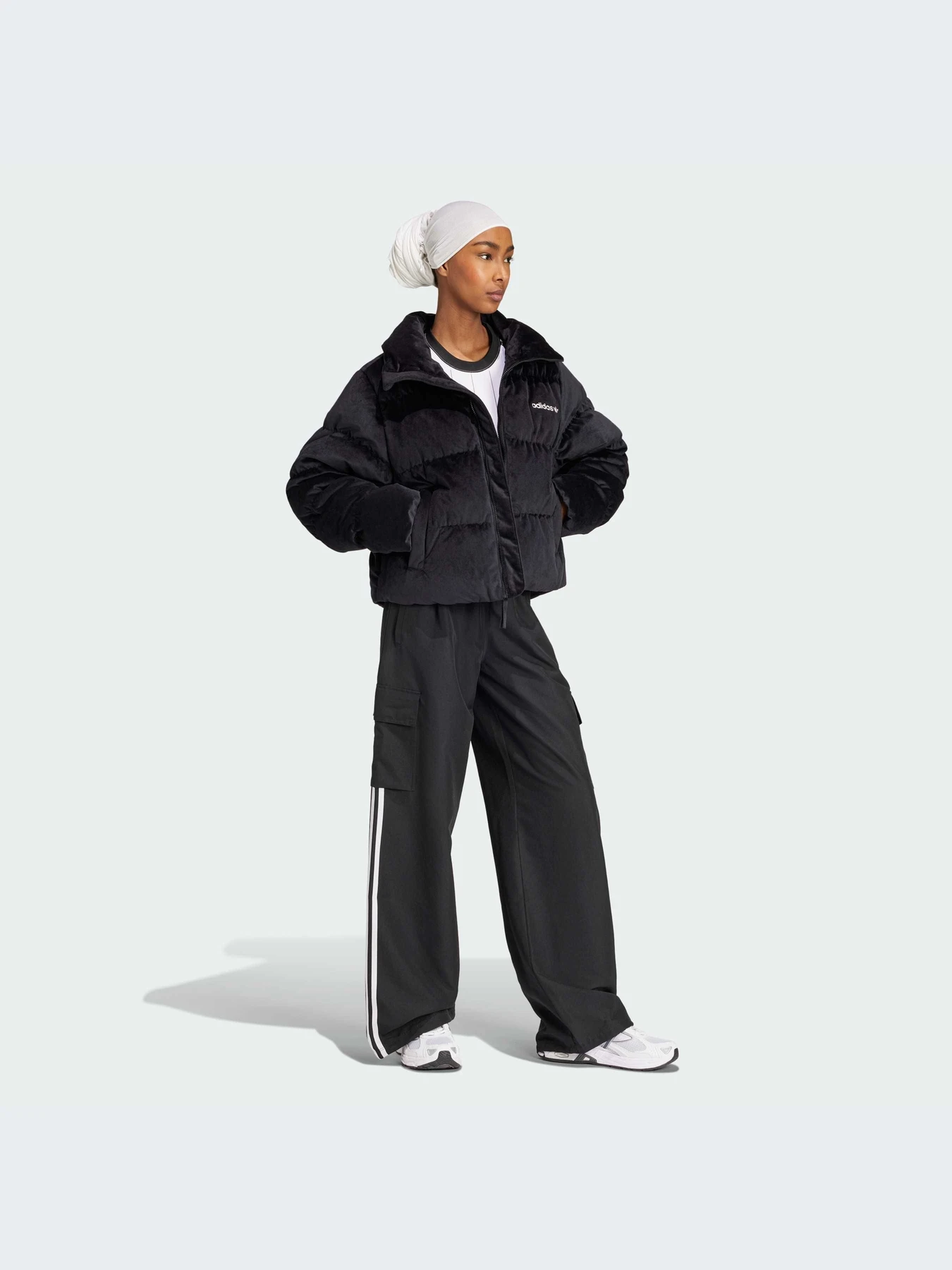 Куртки и дубленки Adidas модель IW8439-KZ Куртки и дубленки Adidas модель IW8439-KZ Фото