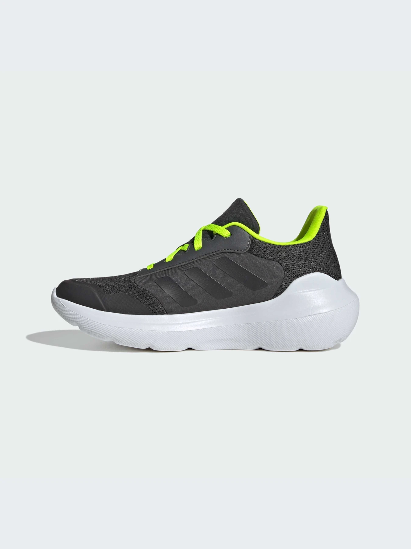 Кроссовки Adidas модель IE3546-KZ Кроссовки Adidas модель IE3546-KZ Фото