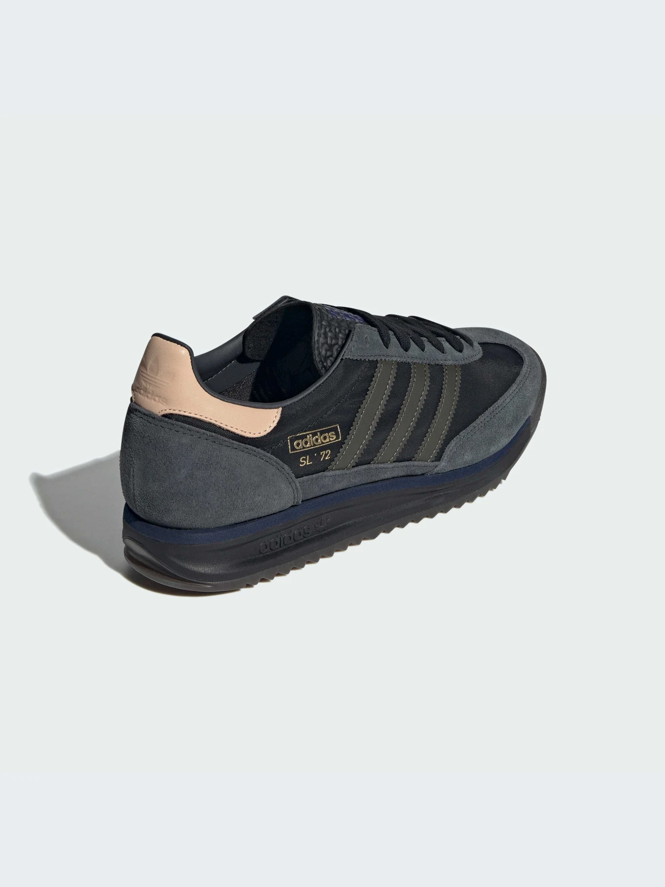 Кроссовки Adidas модель IG4646-KZ Кроссовки Adidas модель IG4646-KZ Фото