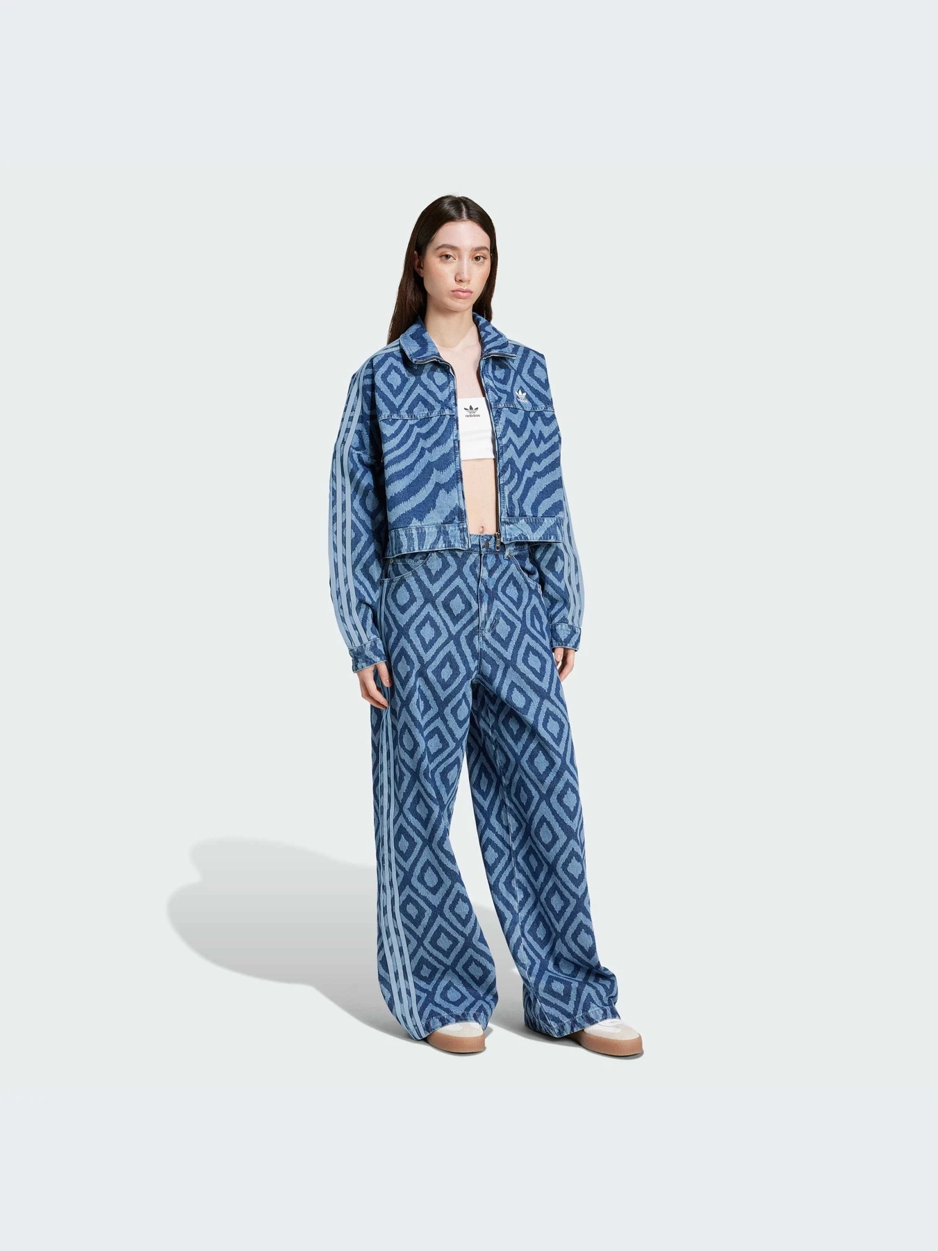 Куртки и дубленки Adidas модель IW0793-KZ Куртки и дубленки Adidas модель IW0793-KZ Фото