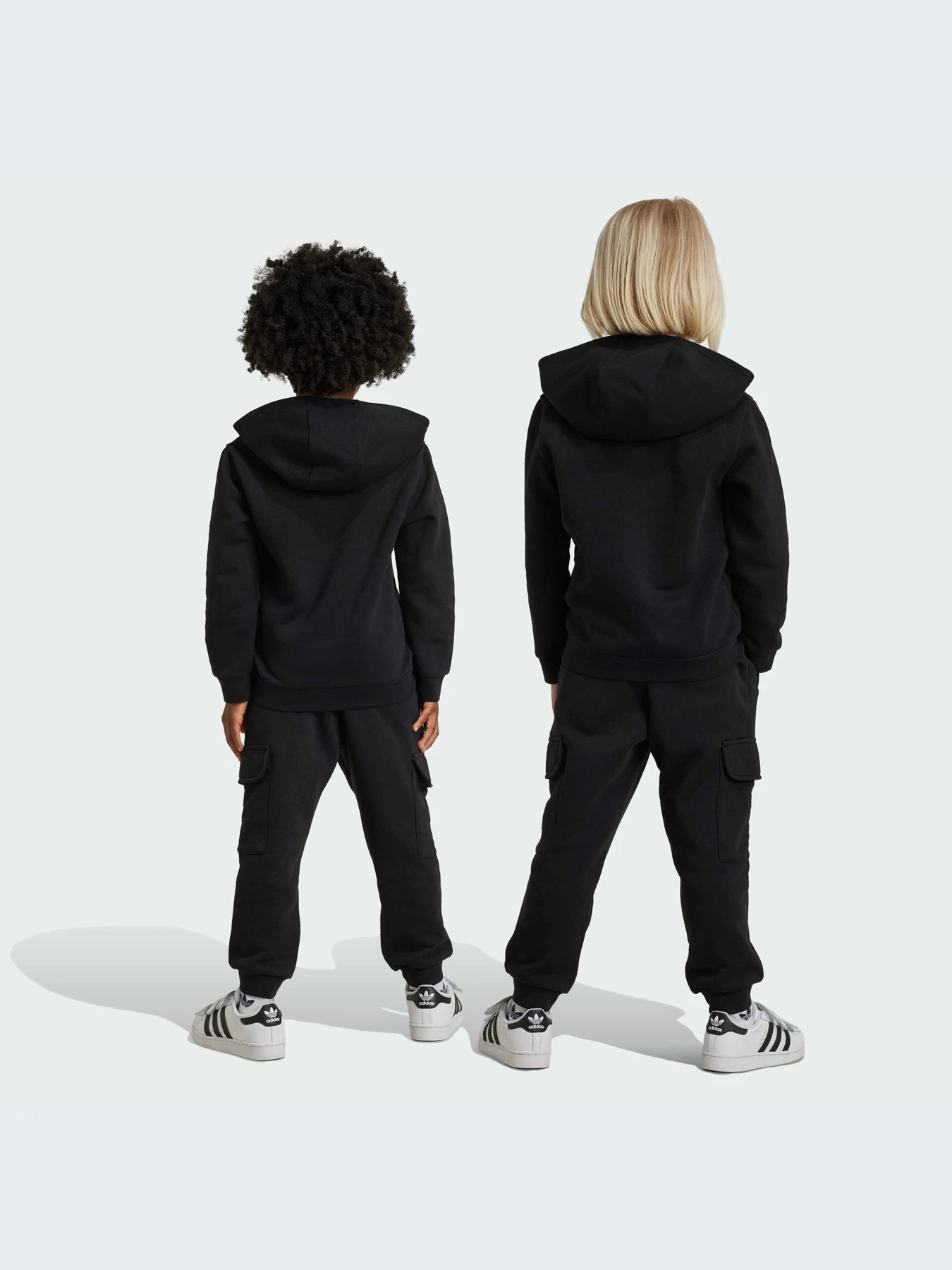 Костюмы Adidas модель IW1019-KZ Костюмы Adidas модель IW1019-KZ Фото