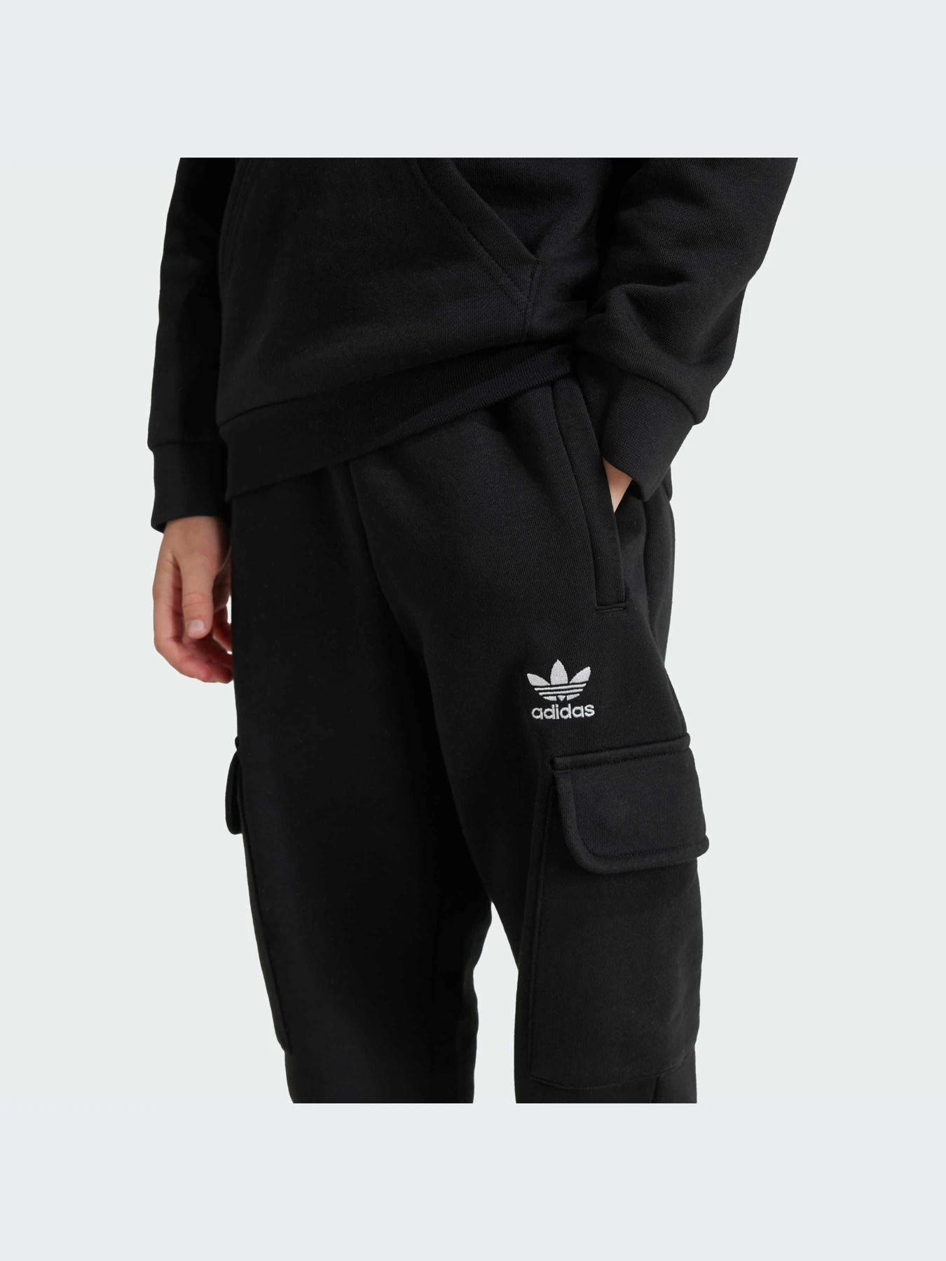 Костюмы Adidas модель IW1019-KZ Костюмы Adidas модель IW1019-KZ Фото