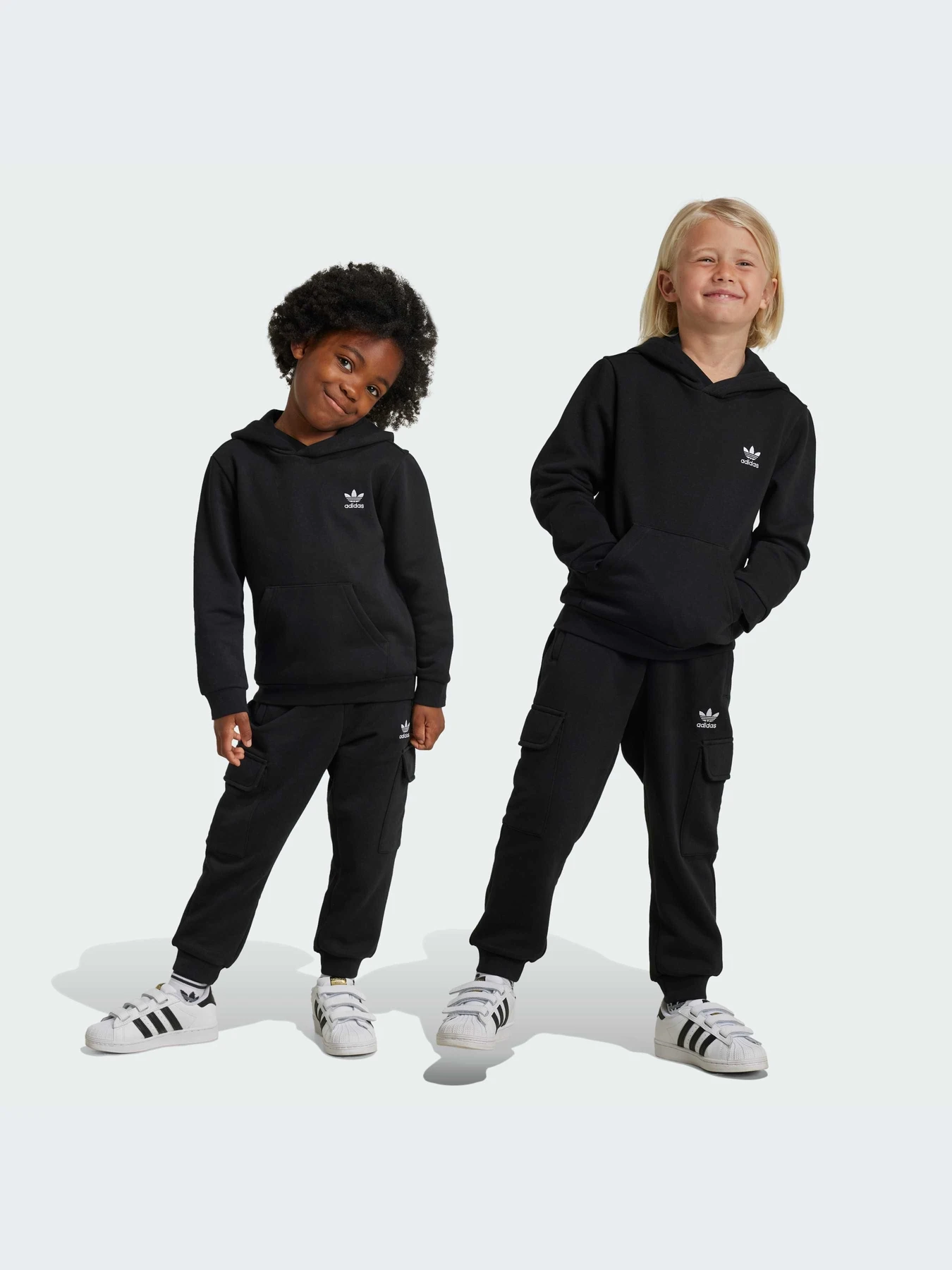 Костюмы Adidas модель IW1019-KZ Костюмы Adidas модель IW1019-KZ Фото