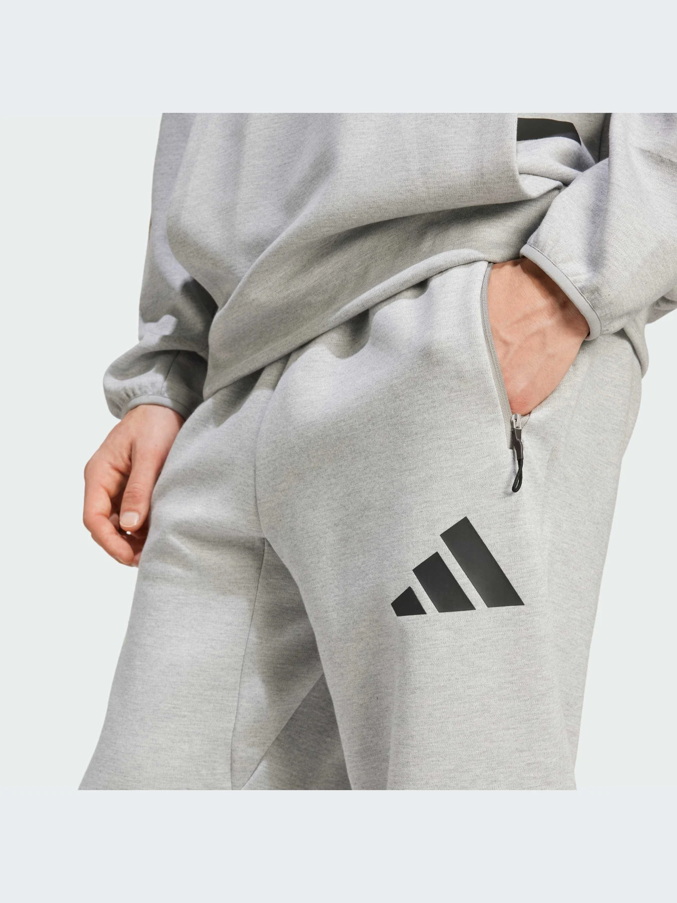 Брюки Adidas ZNE модель JF2446-KZ Брюки Adidas ZNE модель JF2446-KZ Фото