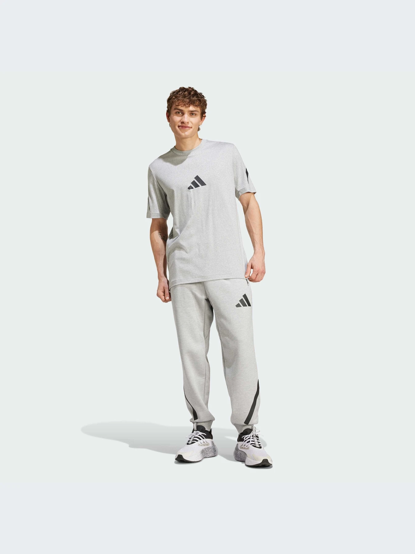 Футболки и поло Adidas ZNE модель JF2457-KZ Футболки и поло Adidas ZNE модель JF2457-KZ Фото