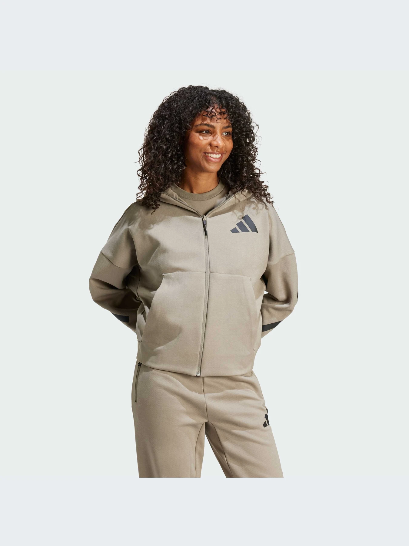 Худи и свитшоты Adidas ZNE модель JE7853-KZ Худи и свитшоты Adidas ZNE модель JE7853-KZ Фото