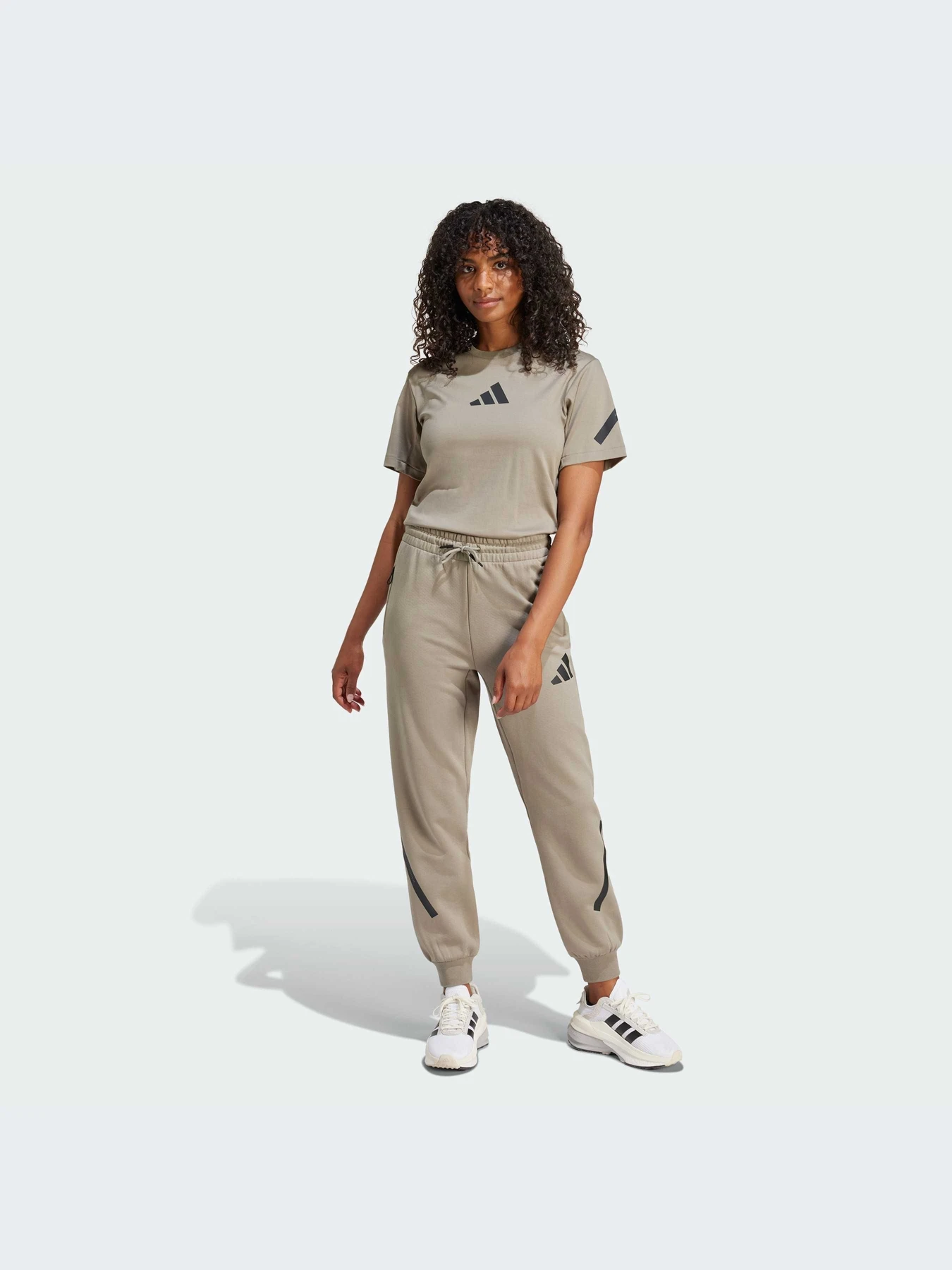 Футболки и поло Adidas ZNE модель JE7858-KZ Футболки и поло Adidas ZNE модель JE7858-KZ Фото