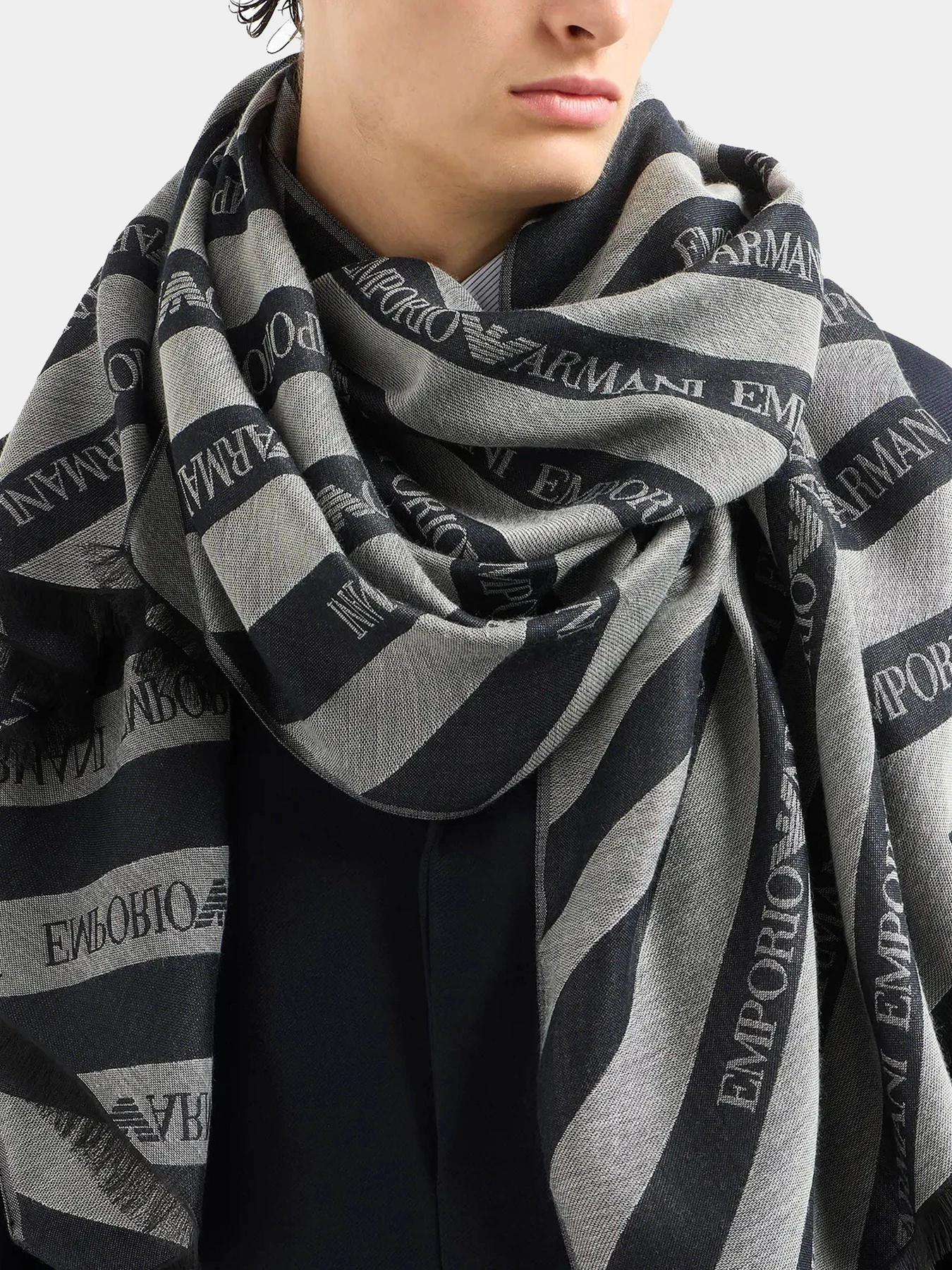 Шарфы и платки Emporio Armani модель 625255-4F380-00041 Фото