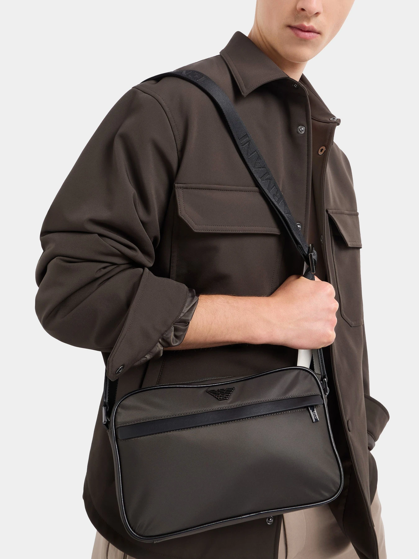 Сумки Emporio Armani модель Y4M390-Y217J-80023 Сумки Emporio Armani модель Y4M390-Y217J-80023 Фото
