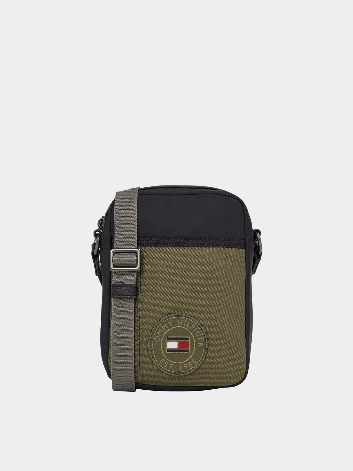 Сумки Tommy Hilfiger модель AM0AM12740-0H7 Сумки Tommy Hilfiger модель AM0AM12740-0H7 Фото