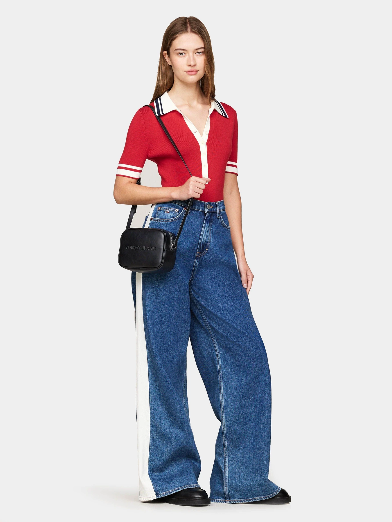 Сумки Tommy Hilfiger модель AW0AW16274-BDS Сумки Tommy Hilfiger модель AW0AW16274-BDS Фото