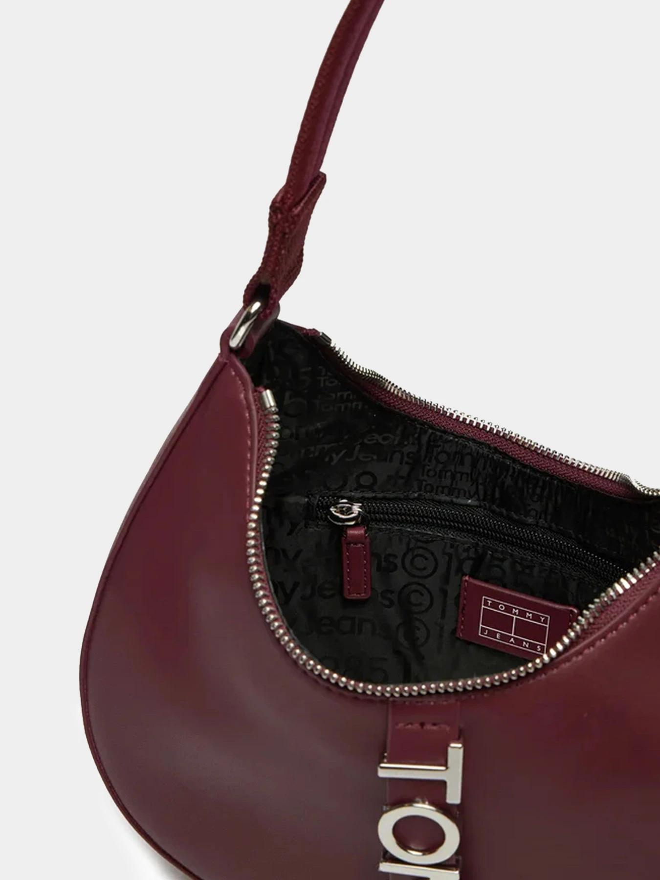 Сумки Tommy Hilfiger модель AW0AW16510-VLP Сумки Tommy Hilfiger модель AW0AW16510-VLP Фото