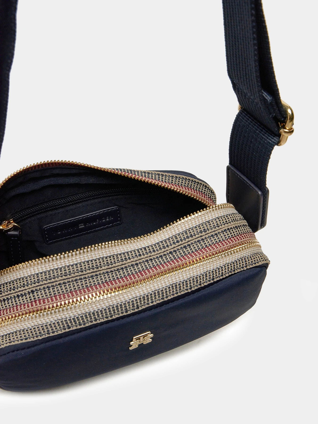 Сумки Tommy Hilfiger модель AW0AW16483-DW6 Сумки Tommy Hilfiger модель AW0AW16483-DW6 Фото