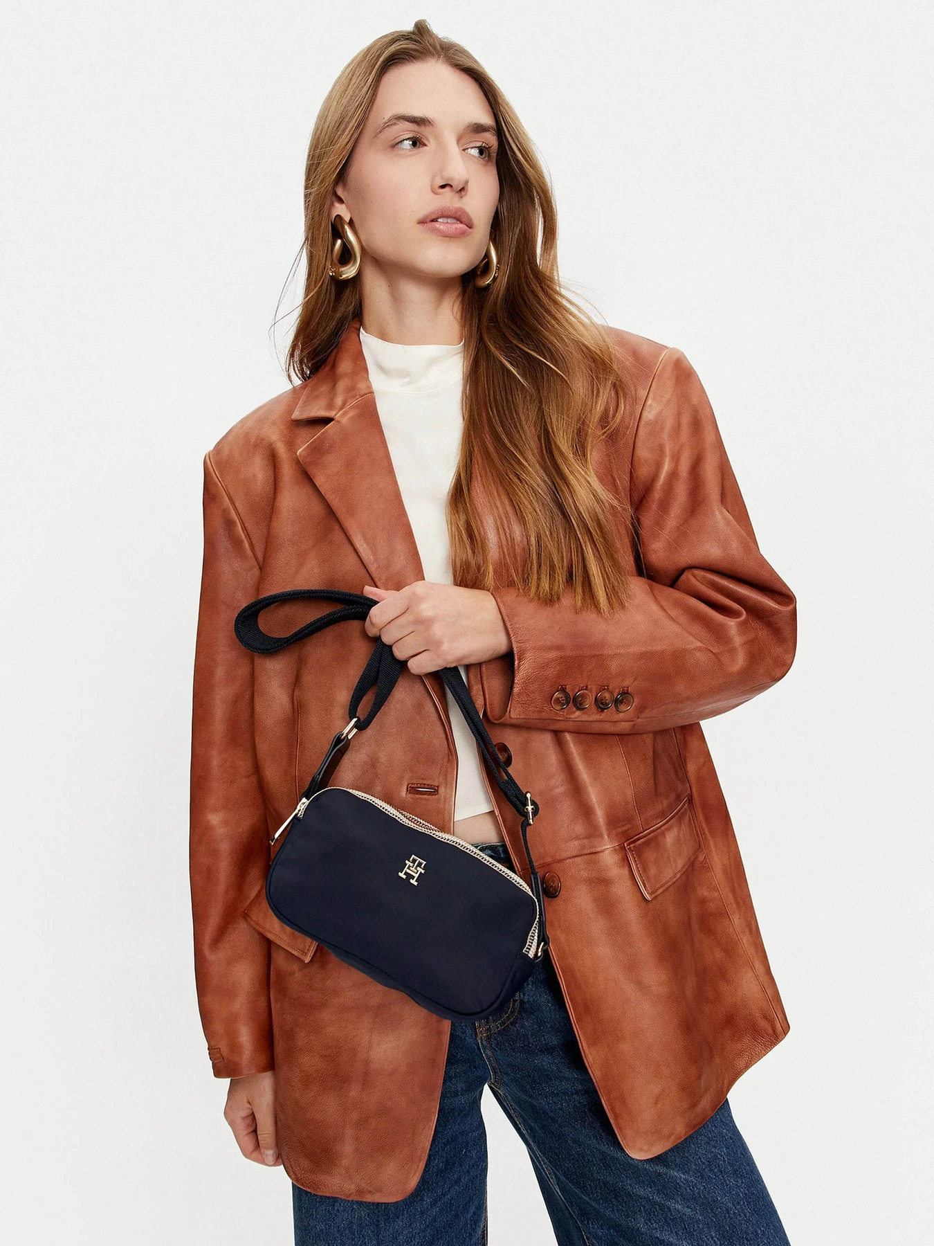 Сумки Tommy Hilfiger модель AW0AW16483-DW6 Сумки Tommy Hilfiger модель AW0AW16483-DW6 Фото