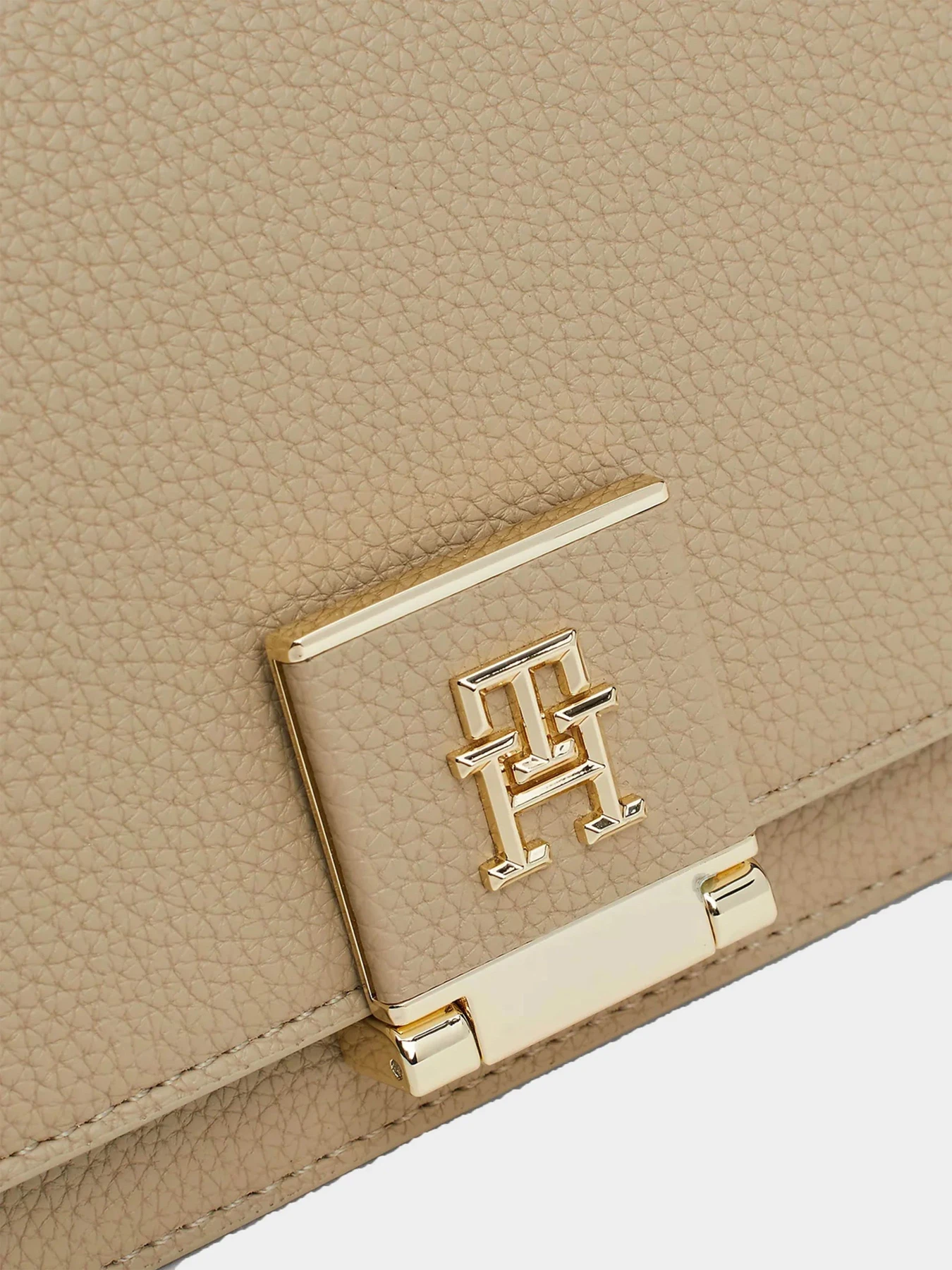 Сумки Tommy Hilfiger модель AW0AW17026-AEG Сумки Tommy Hilfiger модель AW0AW17026-AEG Фото
