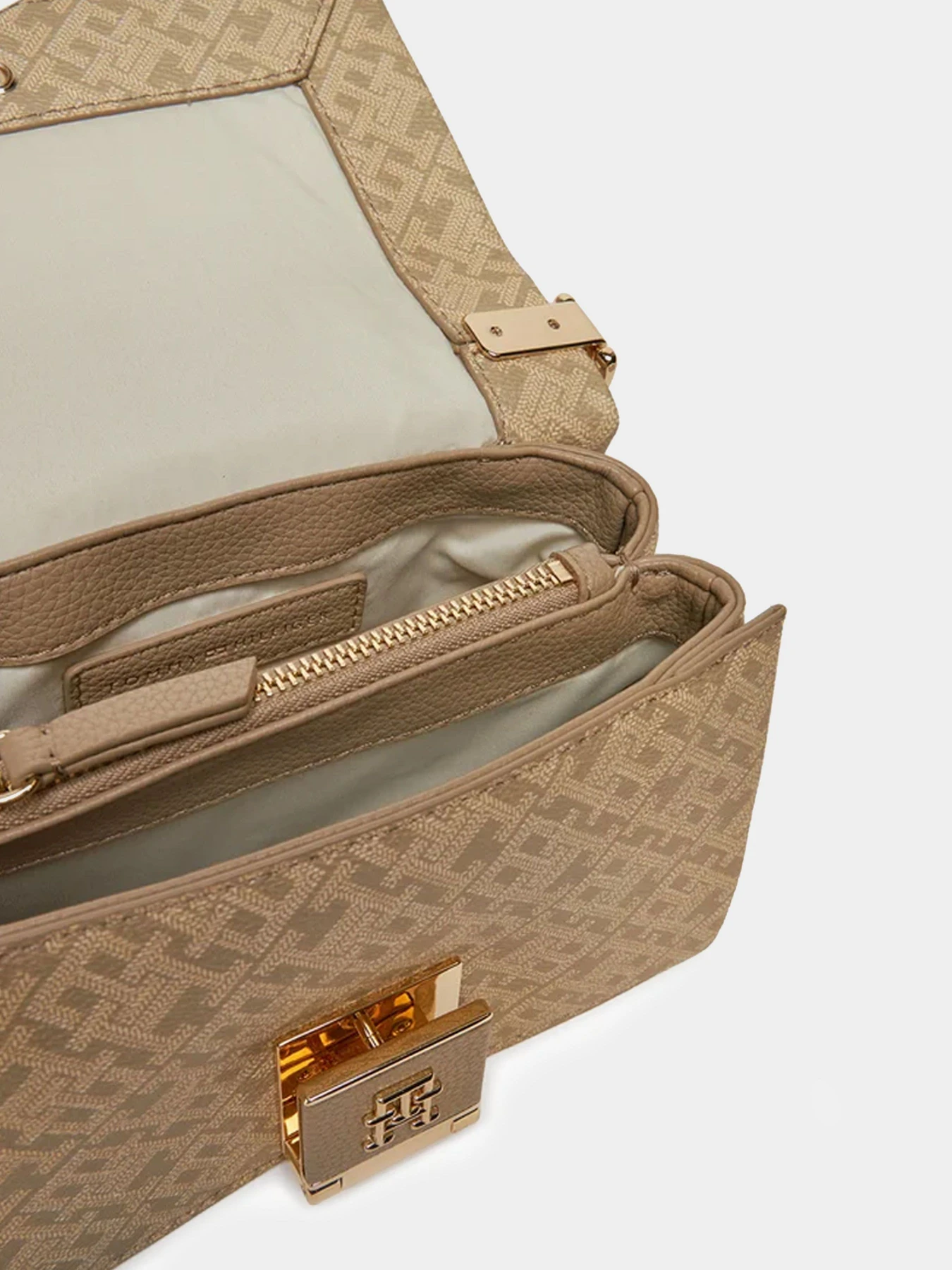 Сумки Tommy Hilfiger модель AW0AW17028-AEG Сумки Tommy Hilfiger модель AW0AW17028-AEG Фото