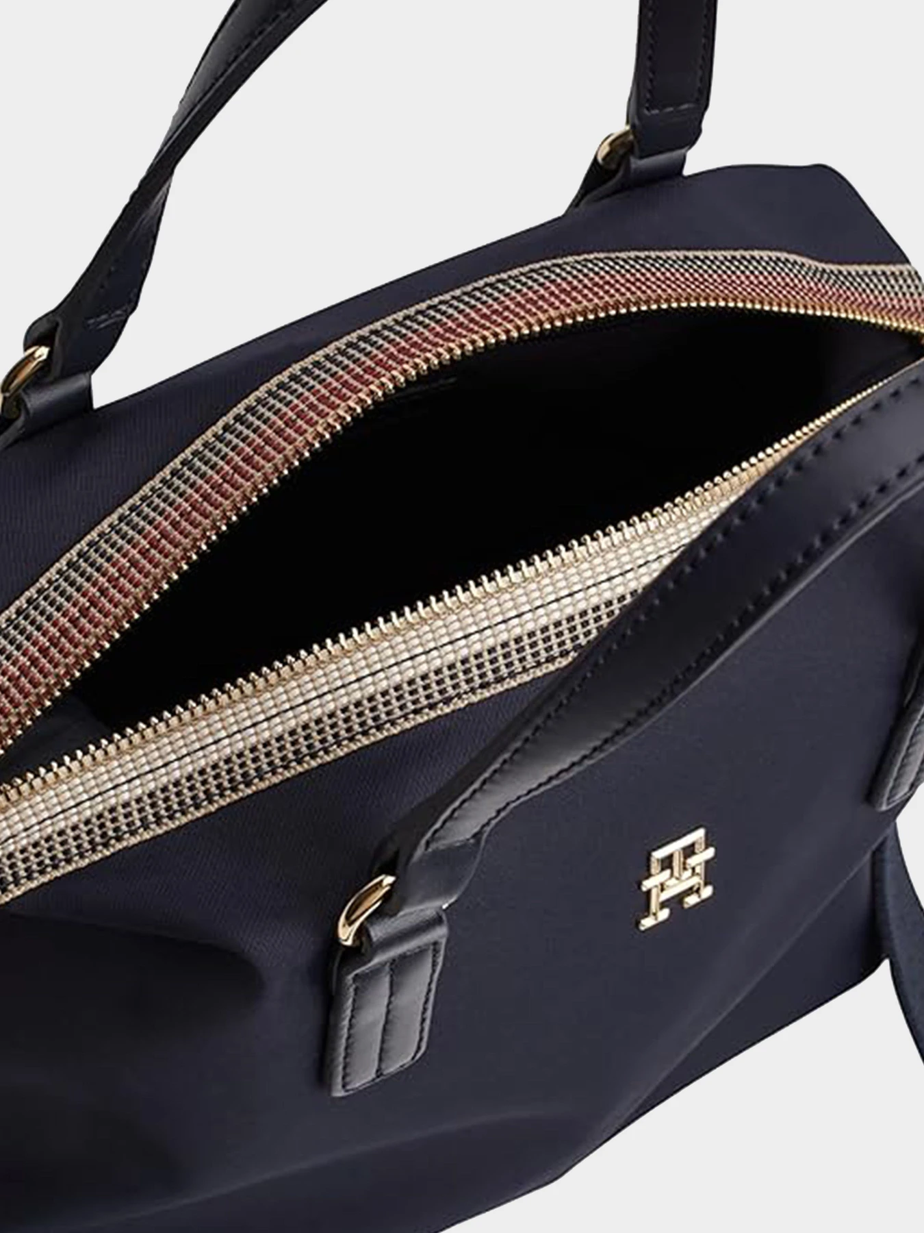 Сумки Tommy Hilfiger модель AW0AW16478-DW6 Сумки Tommy Hilfiger модель AW0AW16478-DW6 Фото
