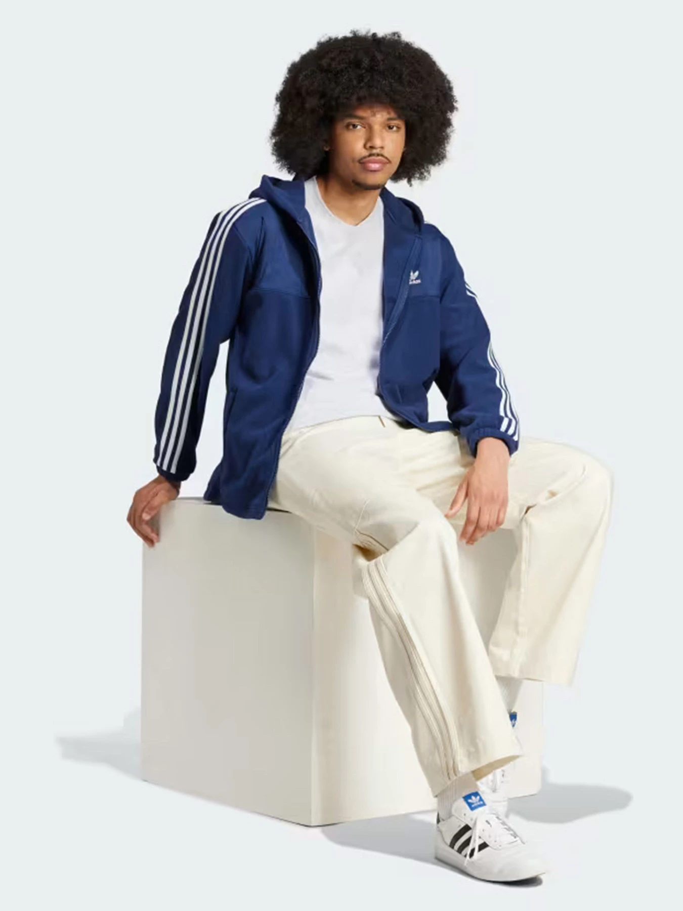 Худи и свитшоты Adidas модель IZ2486 Худи и свитшоты Adidas модель IZ2486 Фото