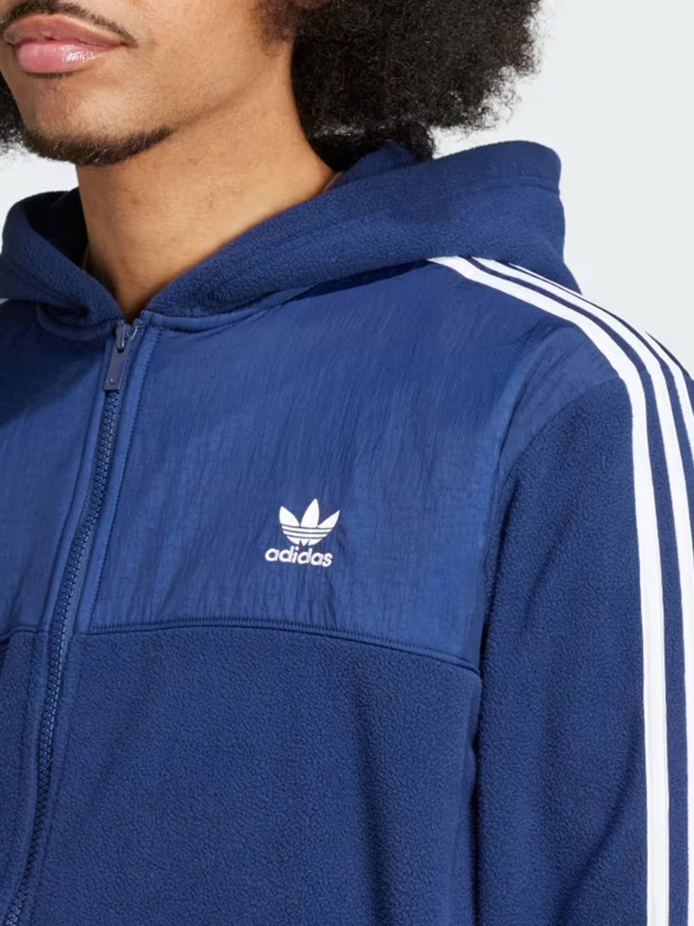 Худи и свитшоты Adidas модель IZ2486 Худи и свитшоты Adidas модель IZ2486 Фото