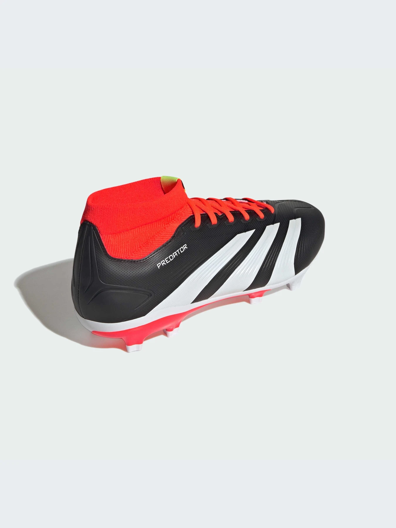 Кроссовки Adidas Predator модель IG7772-KZ Кроссовки Adidas Predator модель IG7772-KZ Фото