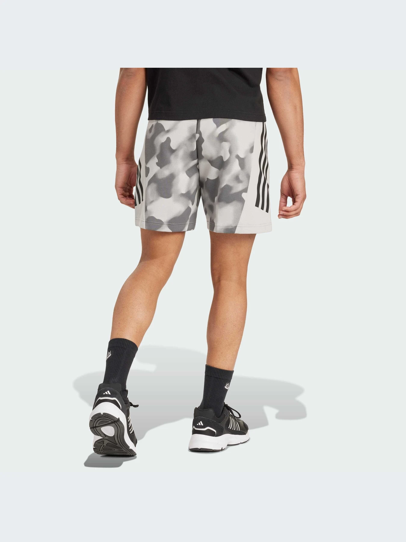 Шорты Adidas модель IW6081-KZ Шорты Adidas модель IW6081-KZ Фото