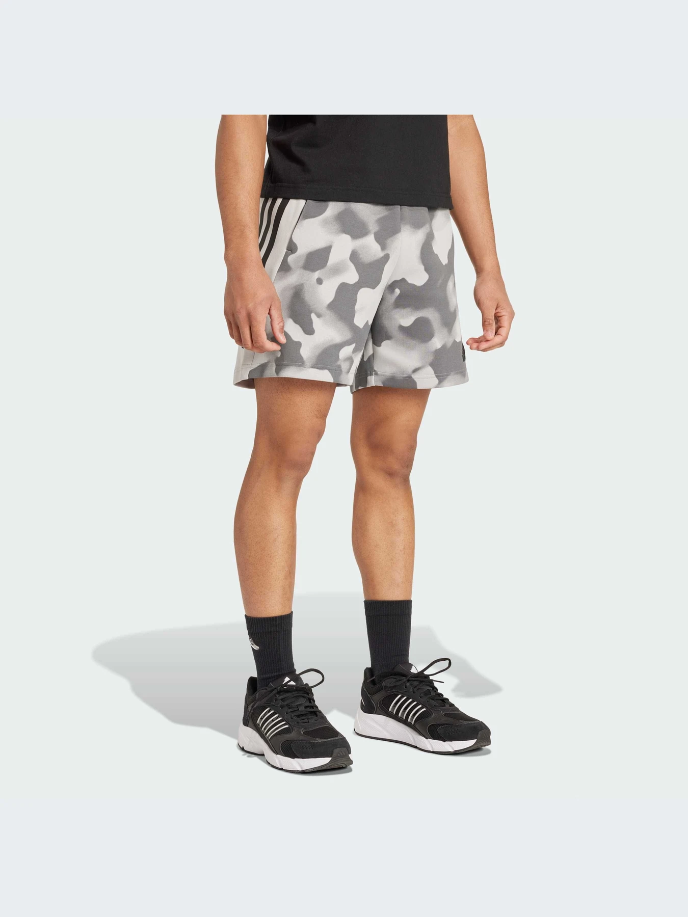Шорты Adidas модель IW6081-KZ Шорты Adidas модель IW6081-KZ Фото