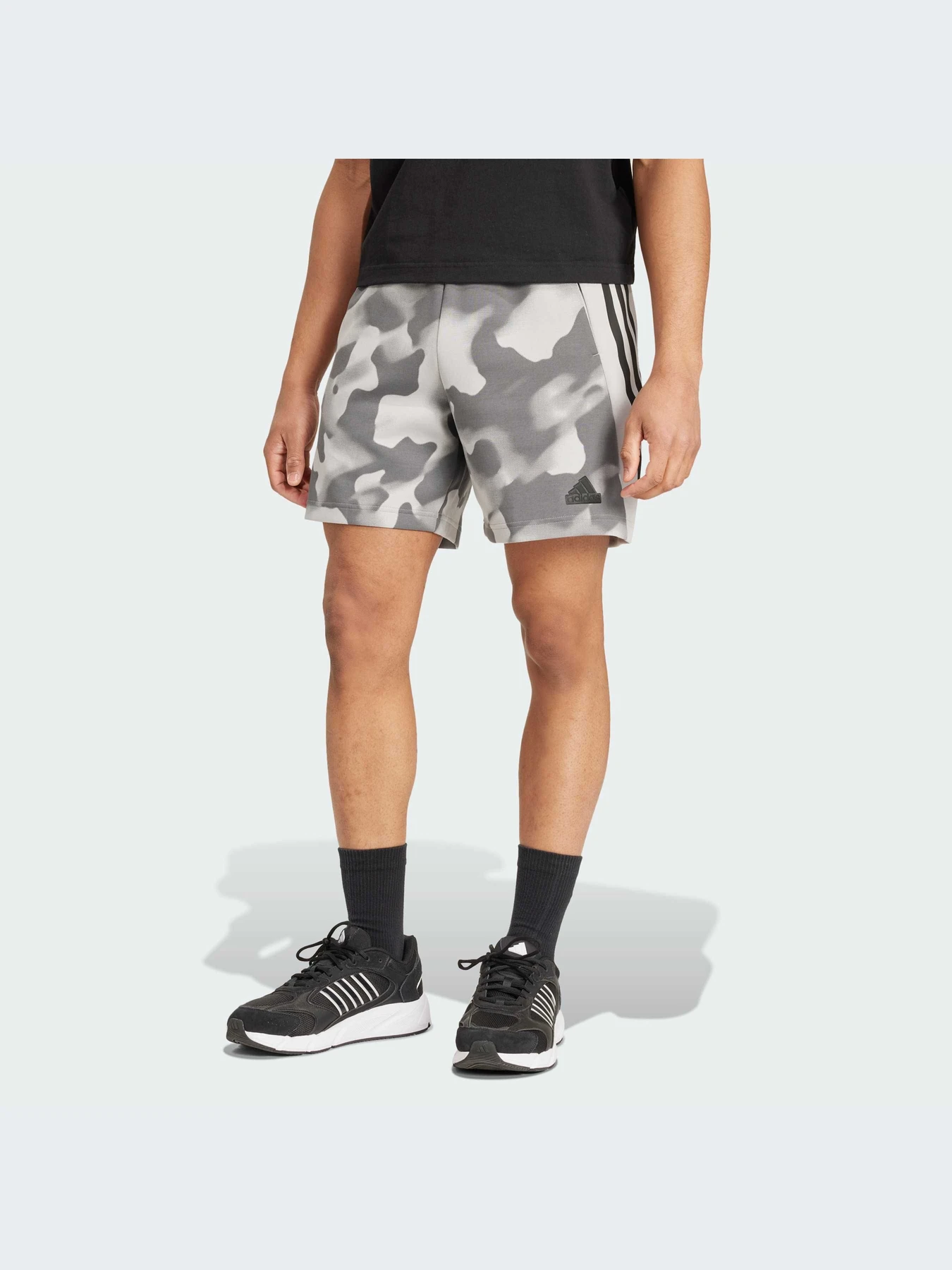 Шорты Adidas модель IW6081-KZ Шорты Adidas модель IW6081-KZ Фото