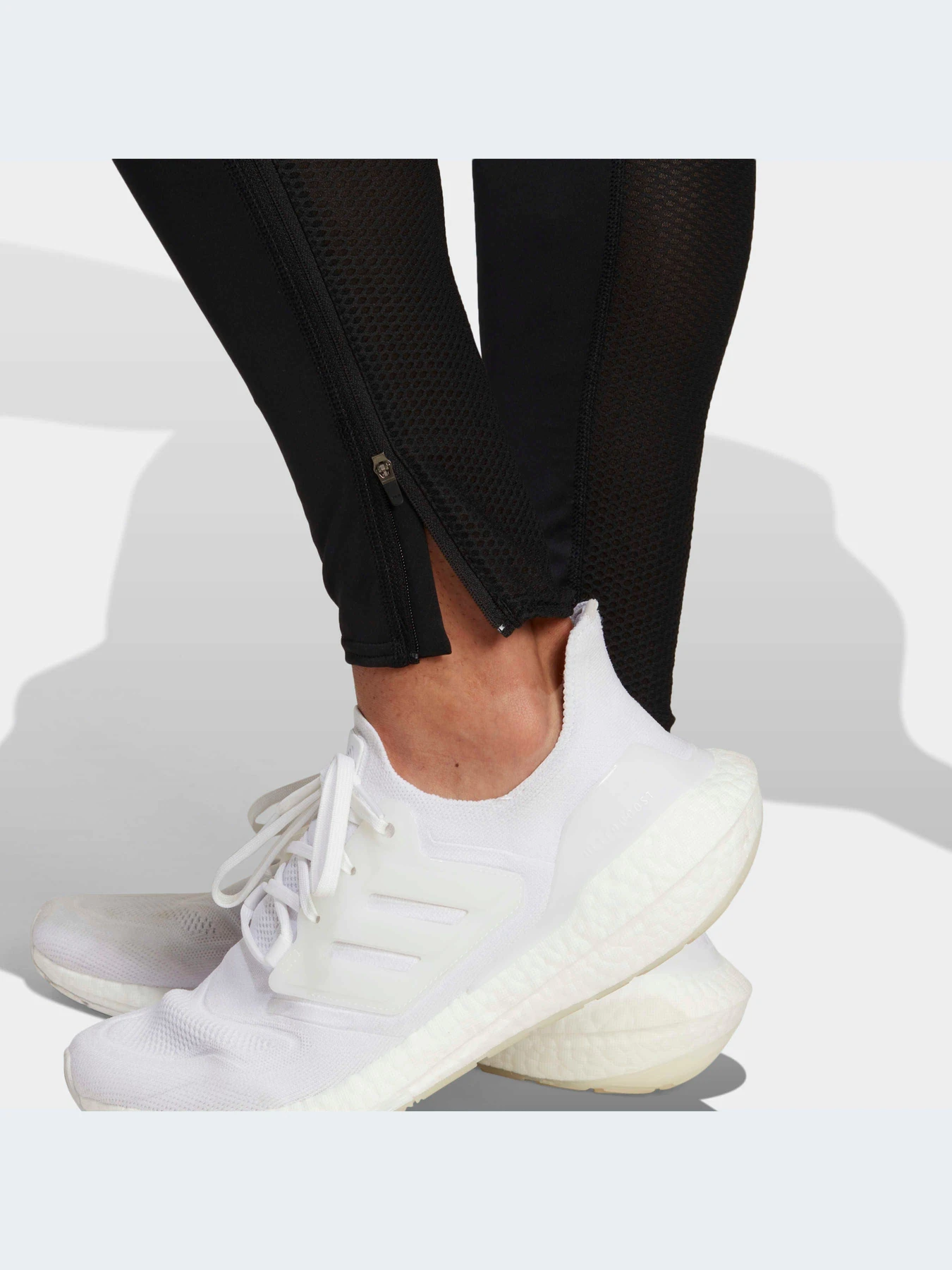Брюки Adidas модель HY5539-KZ Брюки Adidas модель HY5539-KZ Фото
