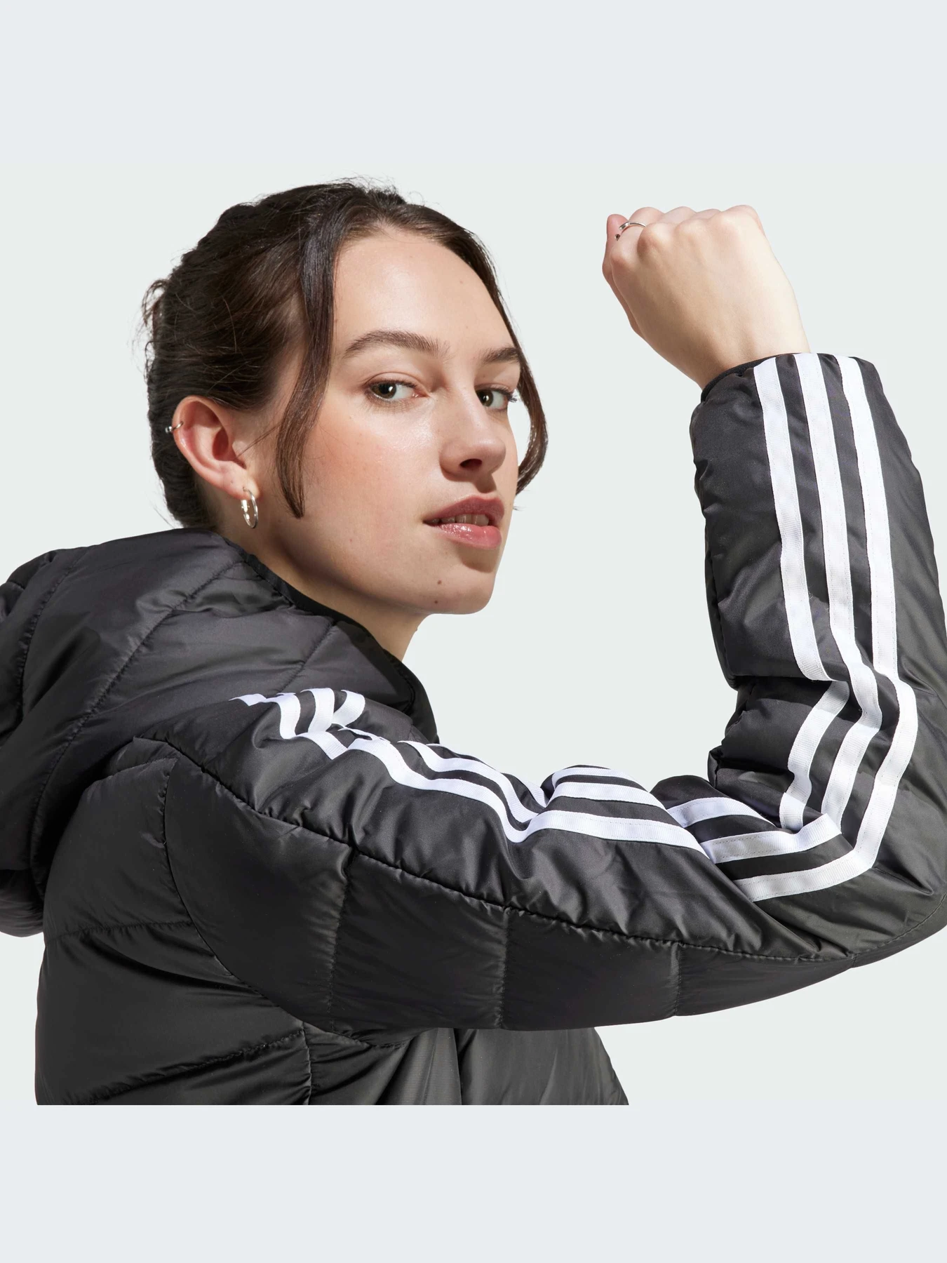 Куртки и дубленки Adidas модель HZ4428-KZ Куртки и дубленки Adidas модель HZ4428-KZ Фото