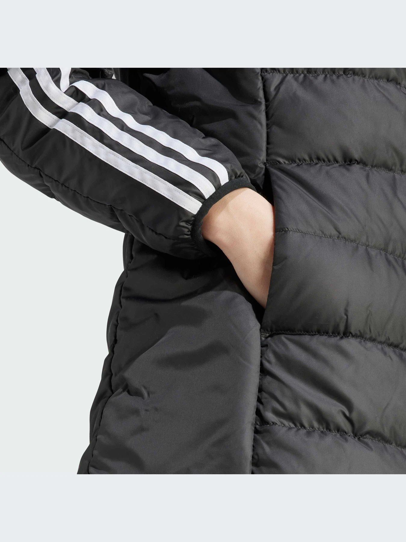 Куртки и дубленки Adidas модель HZ4428-KZ Куртки и дубленки Adidas модель HZ4428-KZ Фото